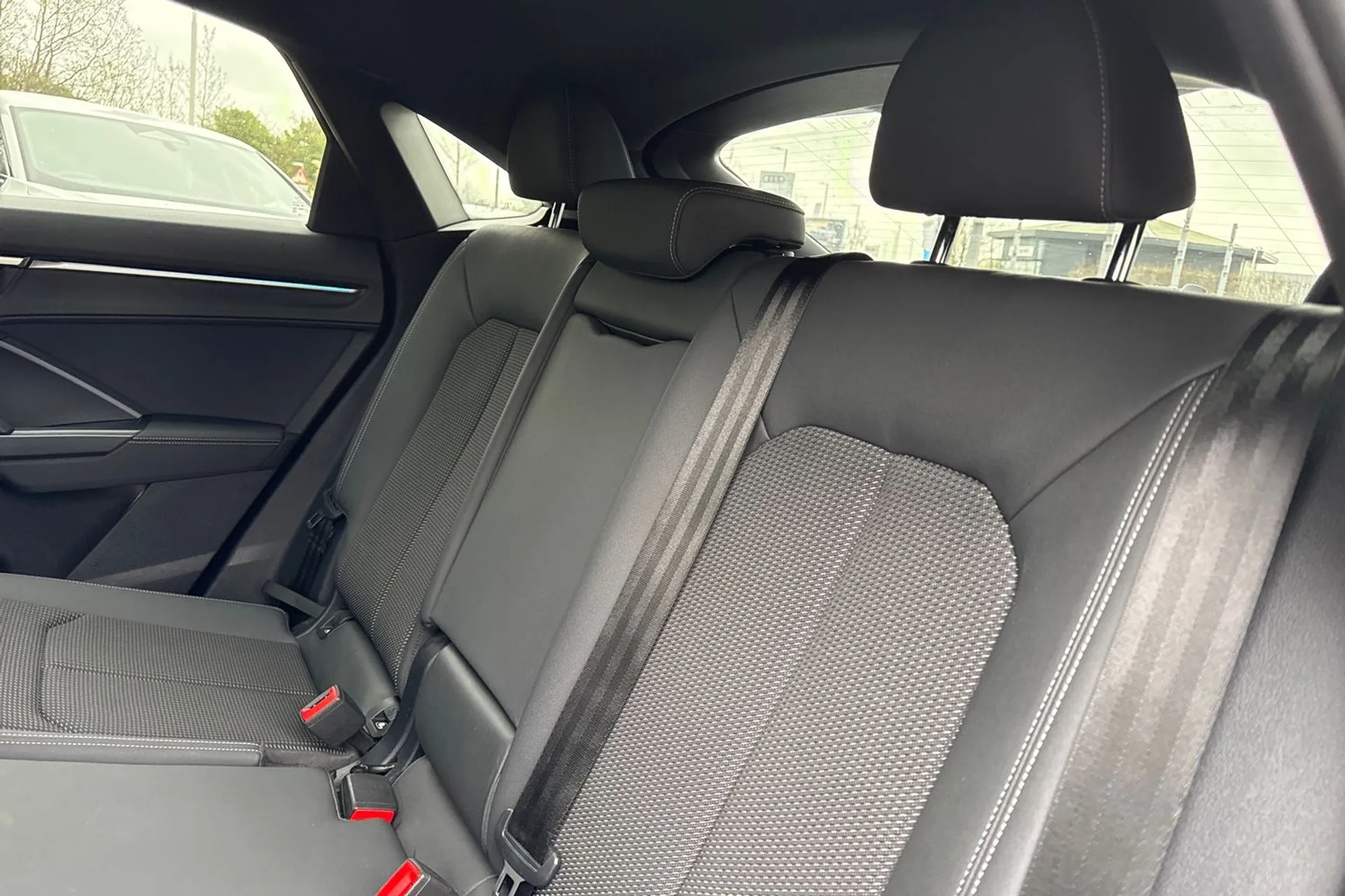 Audi Q3 thumbnail image number 45