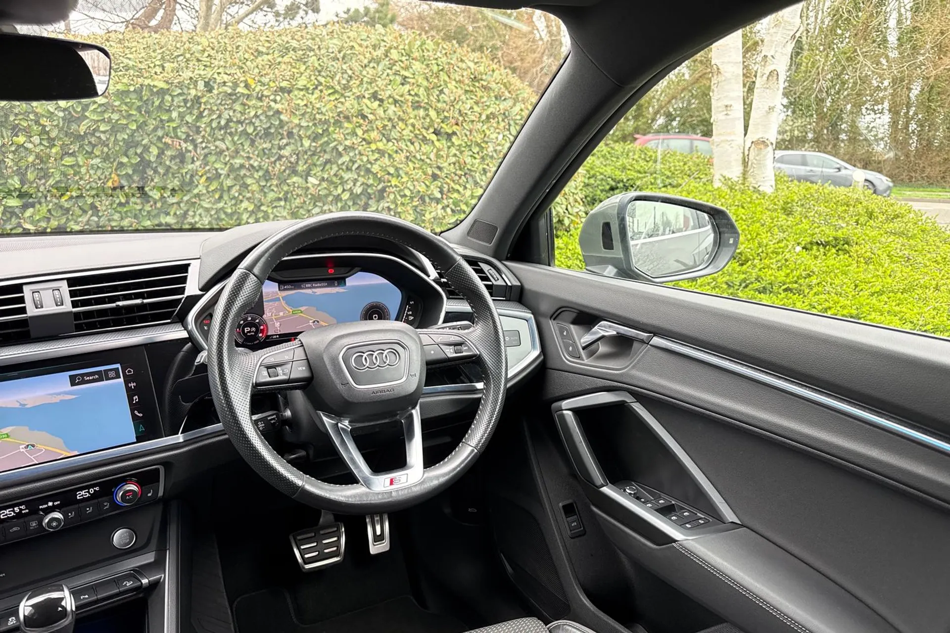 Audi Q3 thumbnail image number 36