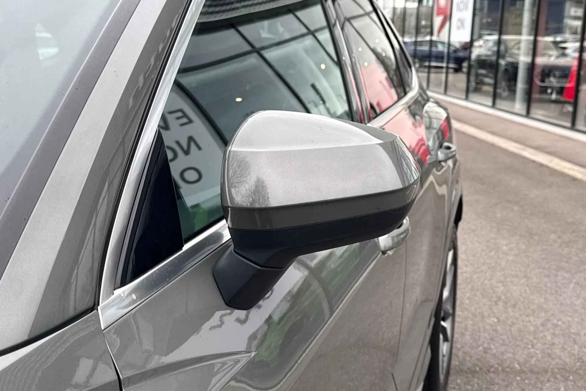 Audi Q3 thumbnail image number 31