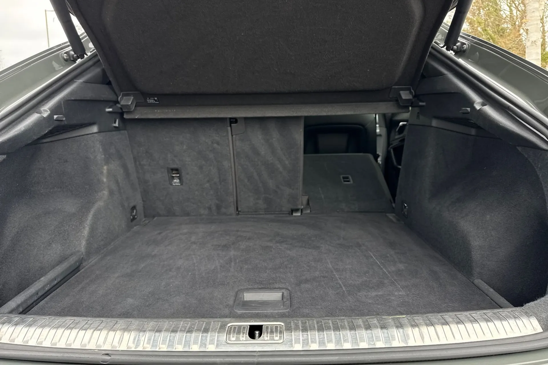 Audi Q3 thumbnail image number 39