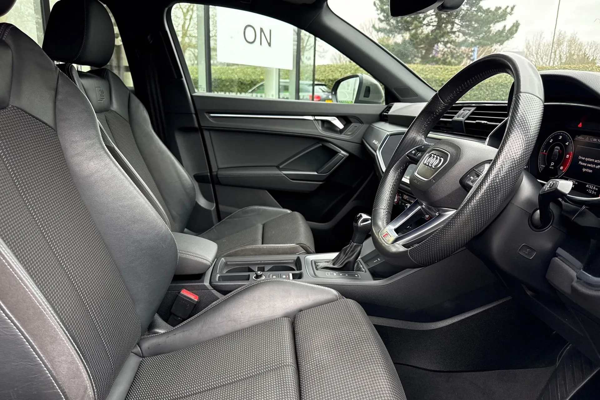 Audi Q3 thumbnail image number 43