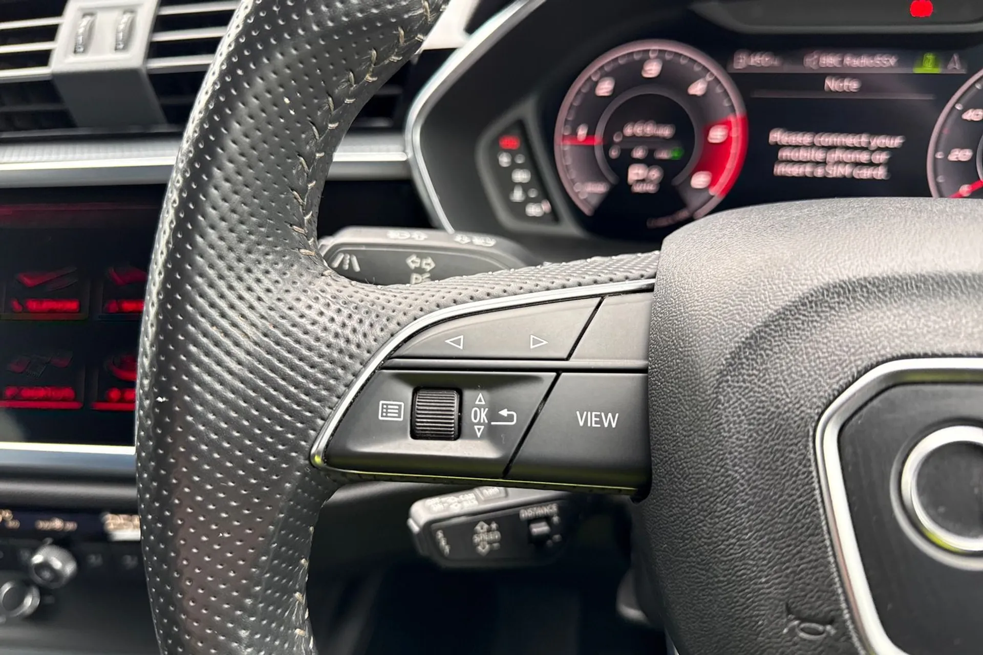 Audi Q3 thumbnail image number 32