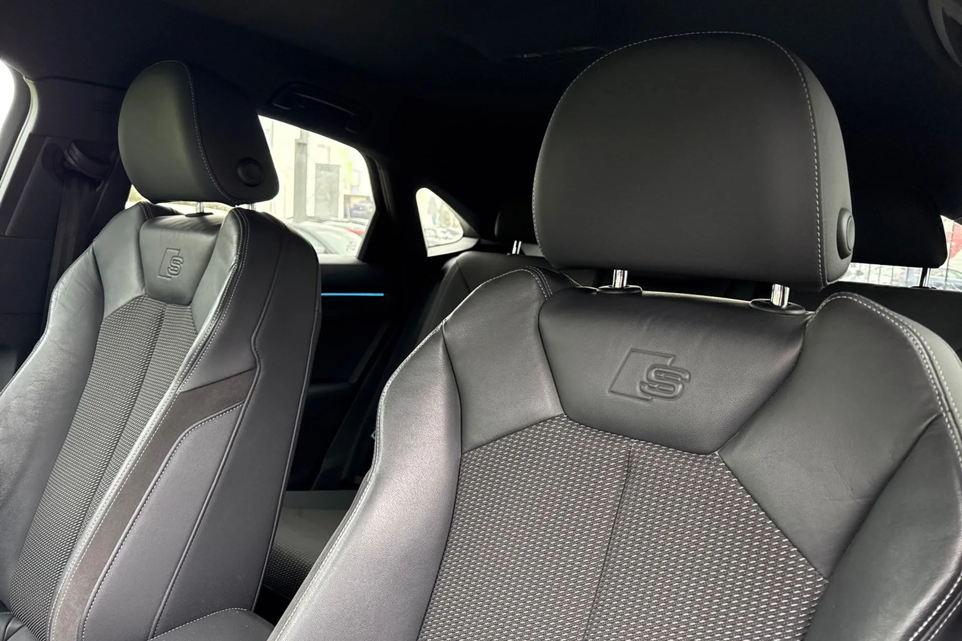 Audi Q3 thumbnail image number 44