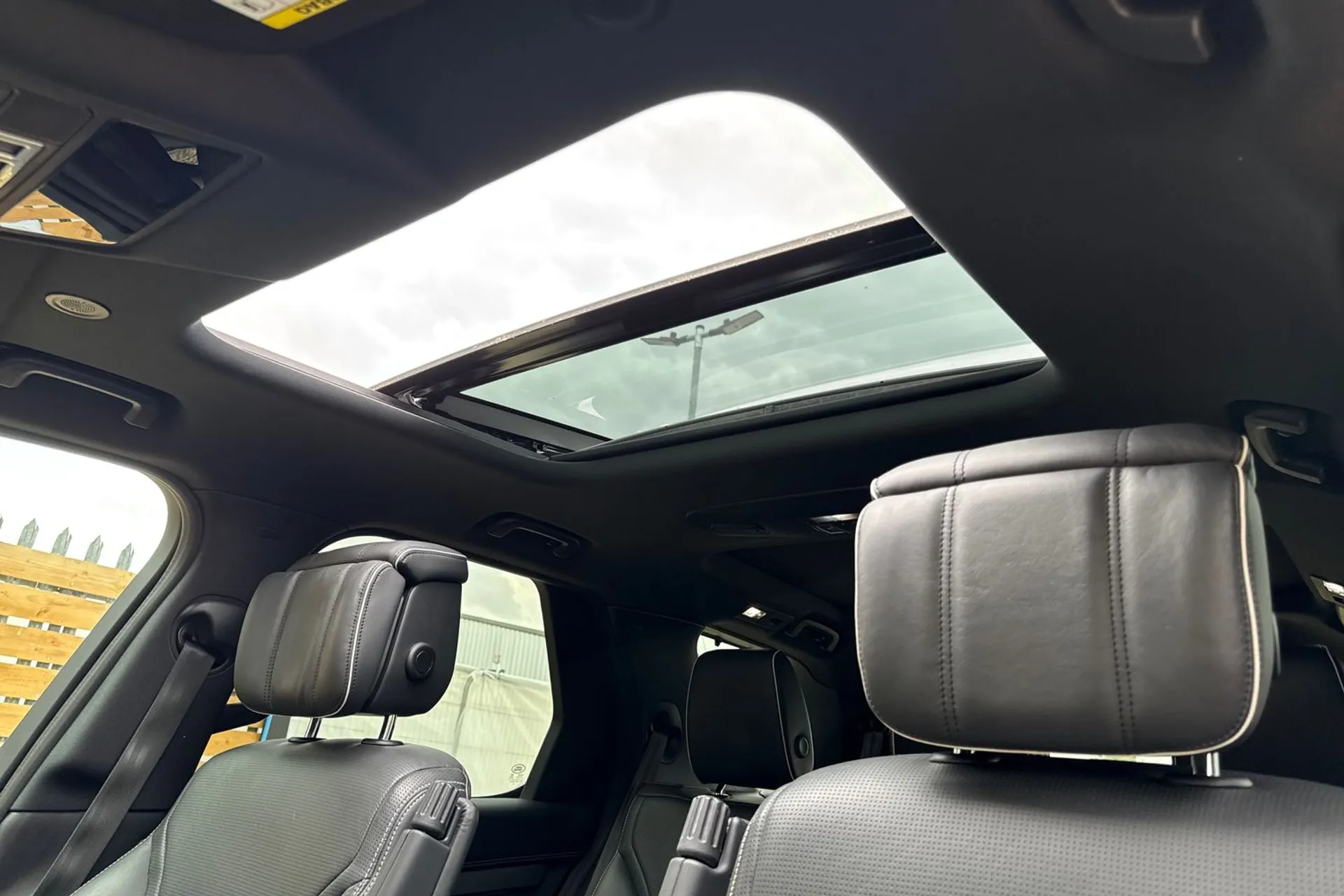 LAND ROVER DISCOVERY thumbnail image number 5