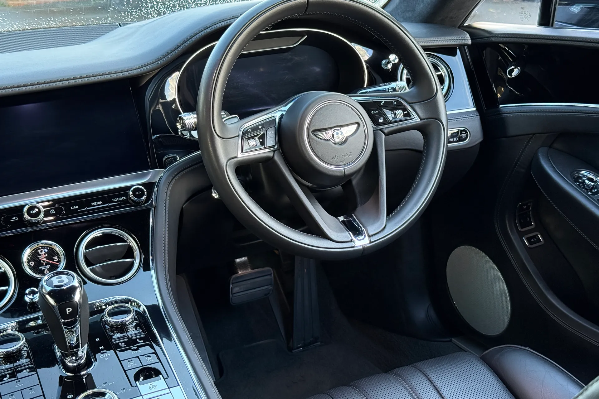 Bentley CONTINENTAL GT thumbnail image number 2