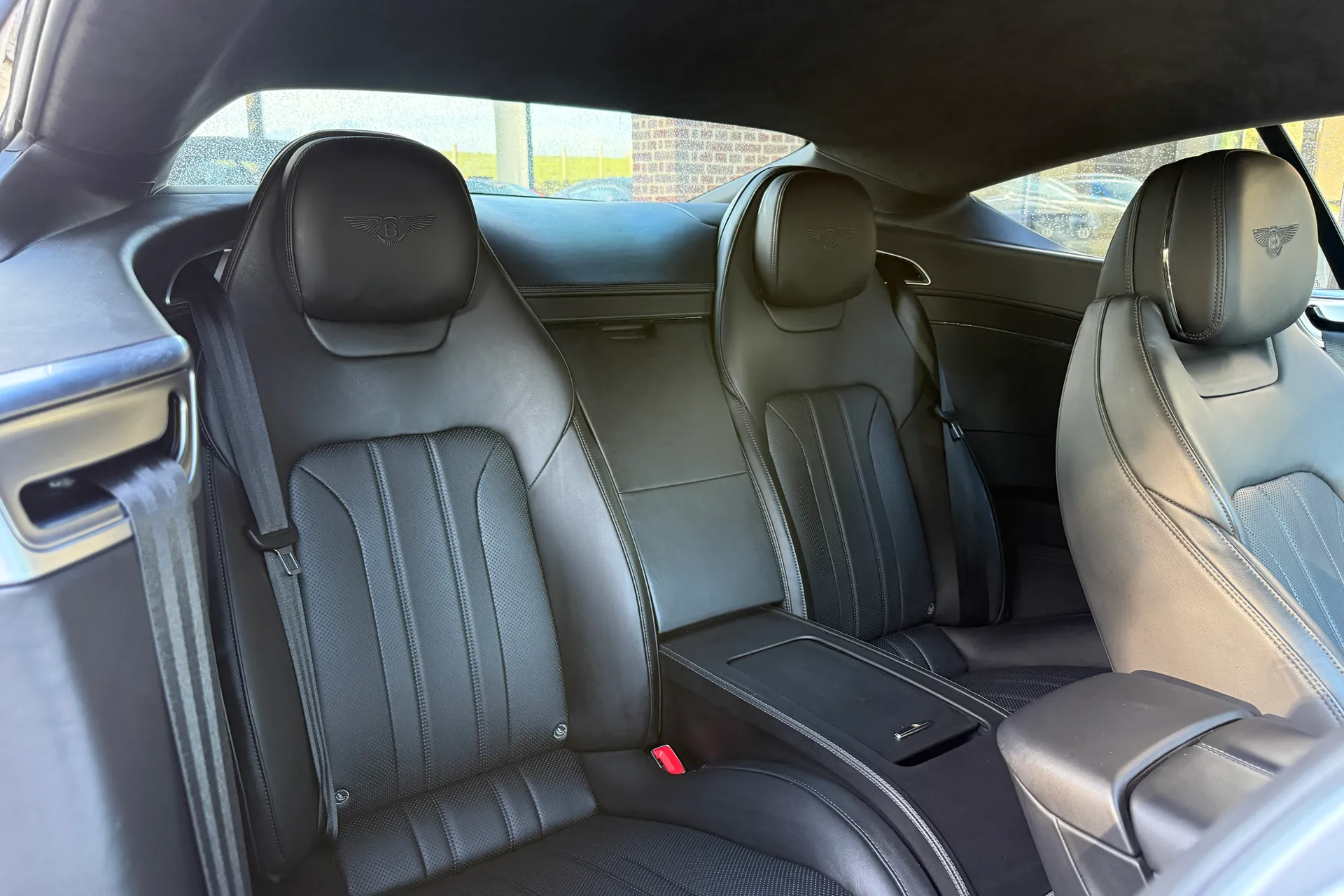 Bentley CONTINENTAL GT thumbnail image number 28