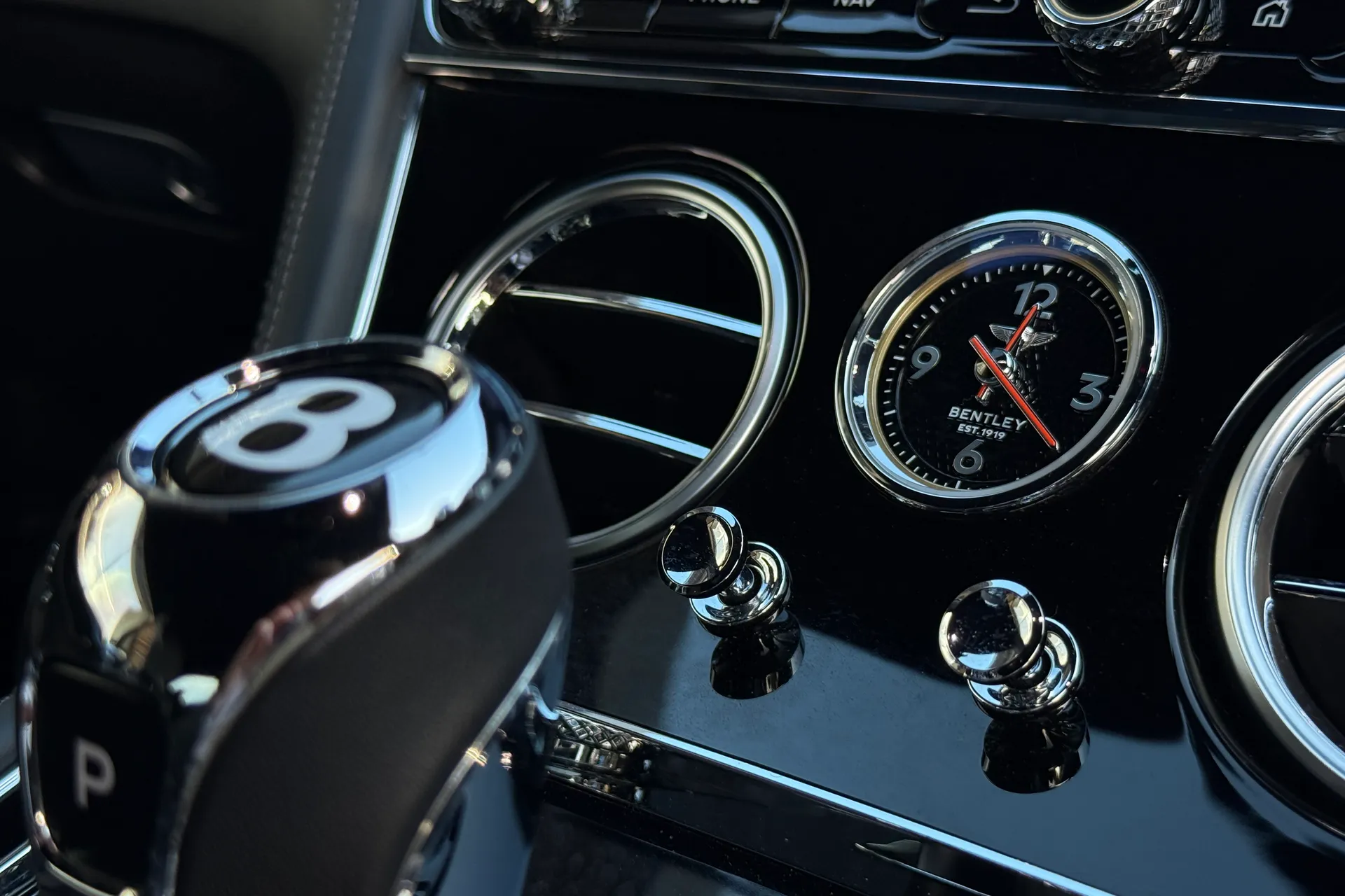 Bentley CONTINENTAL GT thumbnail image number 34