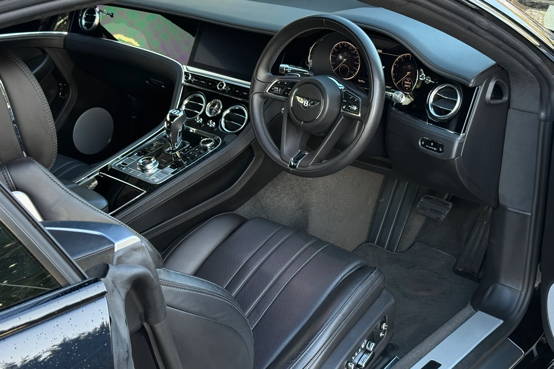 Bentley CONTINENTAL GT thumbnail image number 23