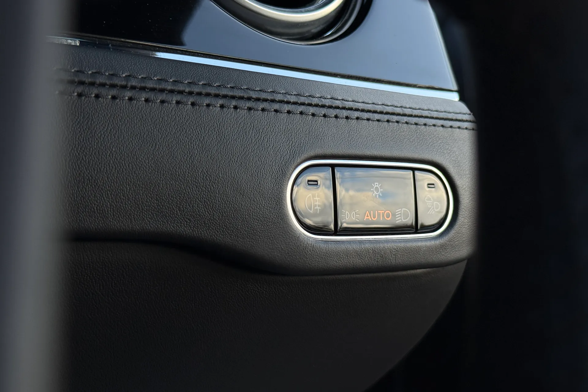 Bentley CONTINENTAL GT thumbnail image number 38