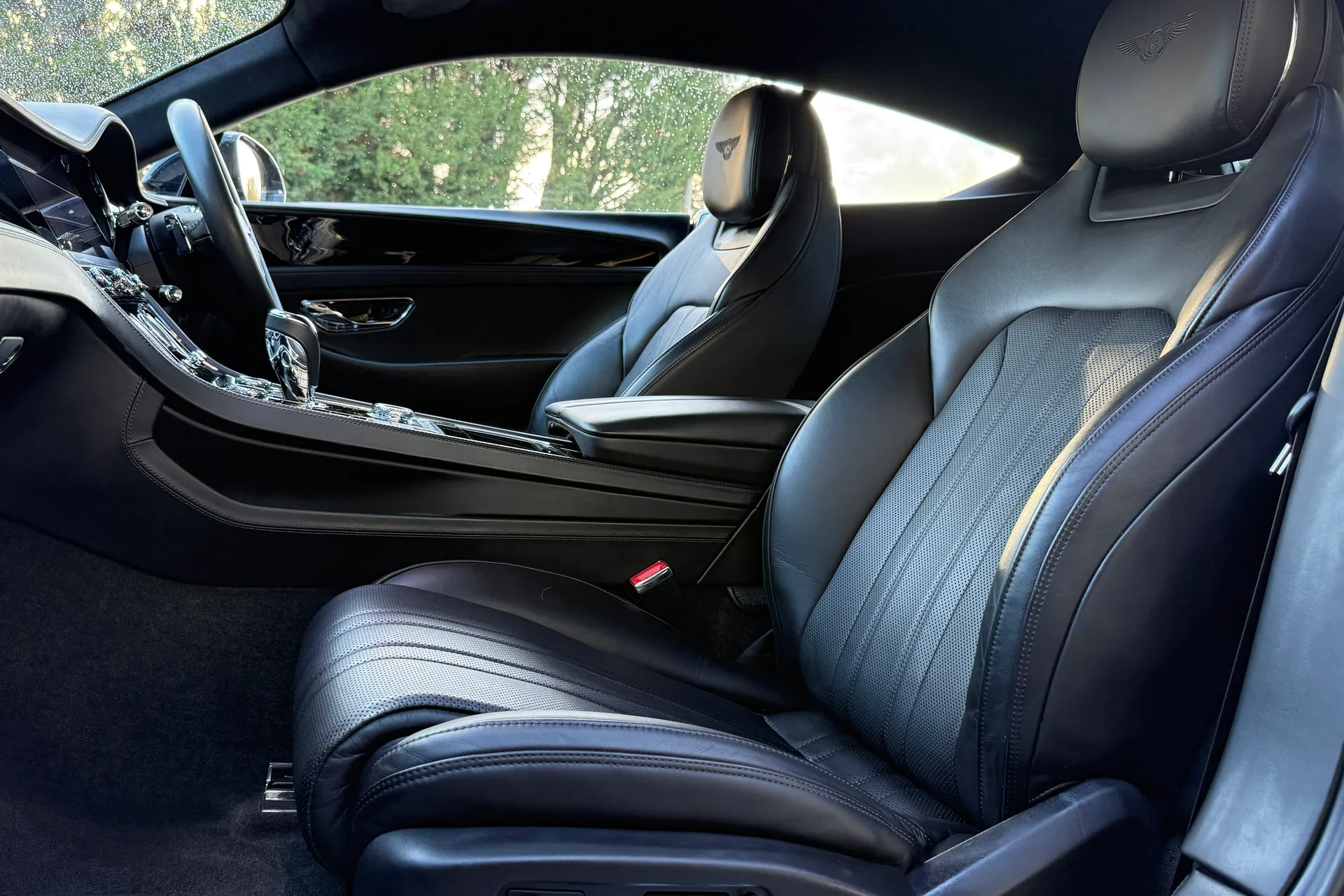 Bentley CONTINENTAL GT thumbnail image number 22