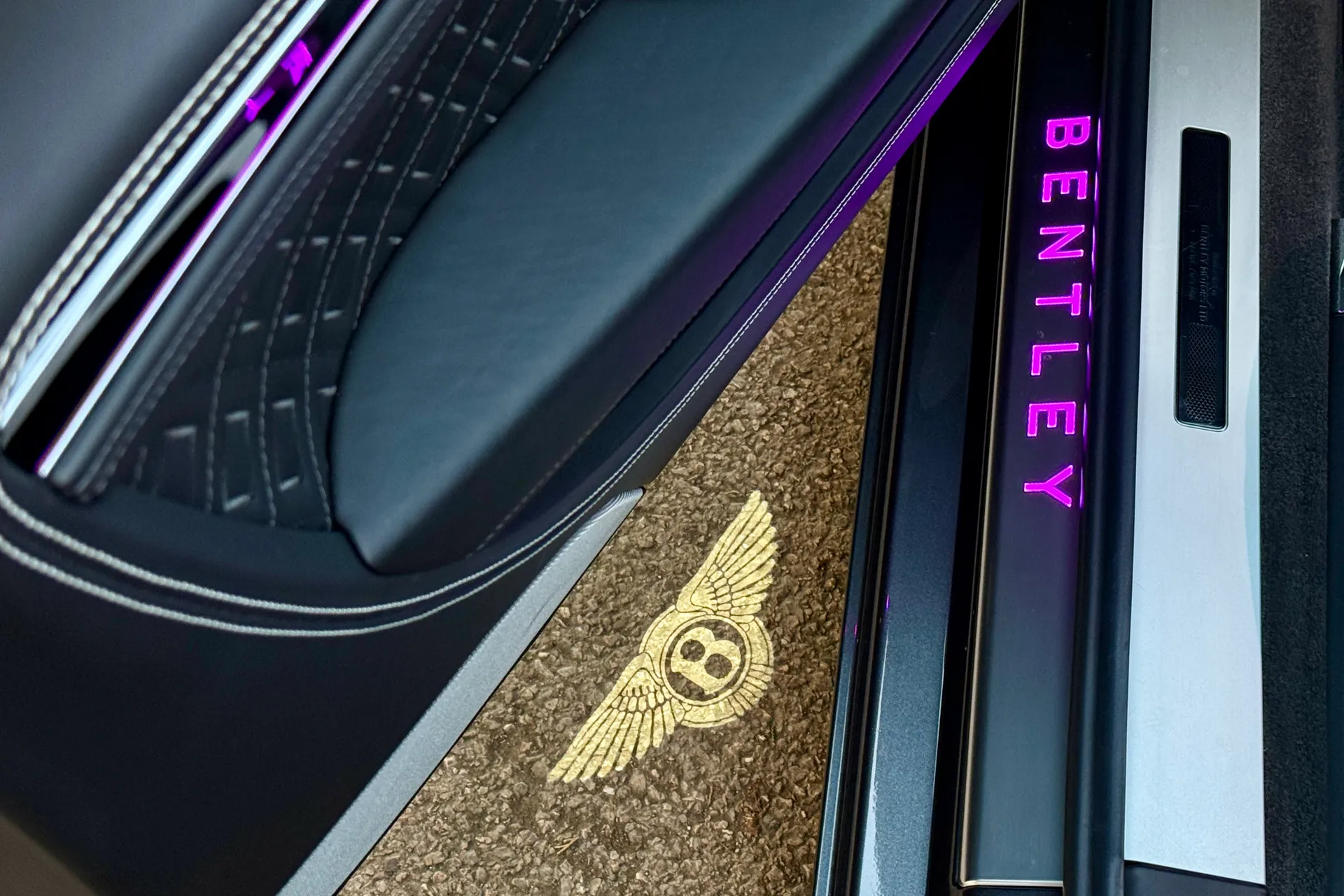 Bentley CONTINENTAL GT thumbnail image number 29