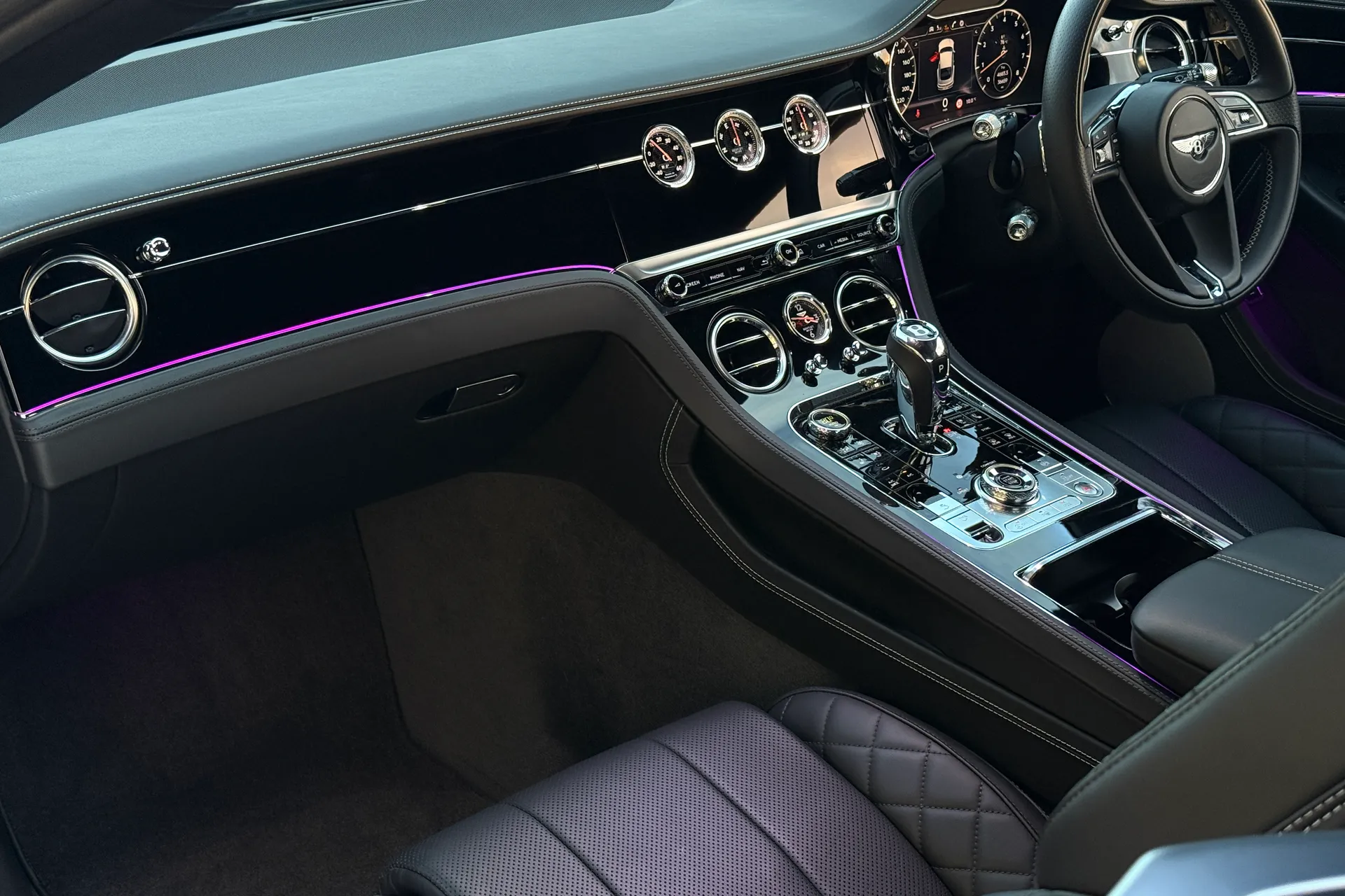 Bentley CONTINENTAL GT thumbnail image number 25