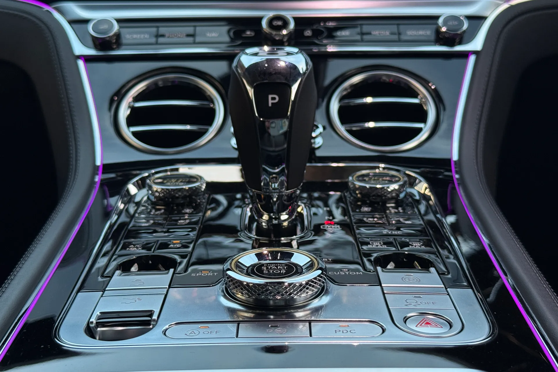 Bentley CONTINENTAL GT thumbnail image number 22