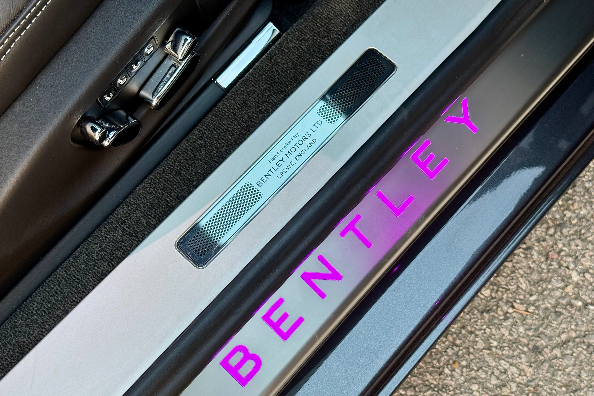 Bentley CONTINENTAL GT thumbnail image number 18