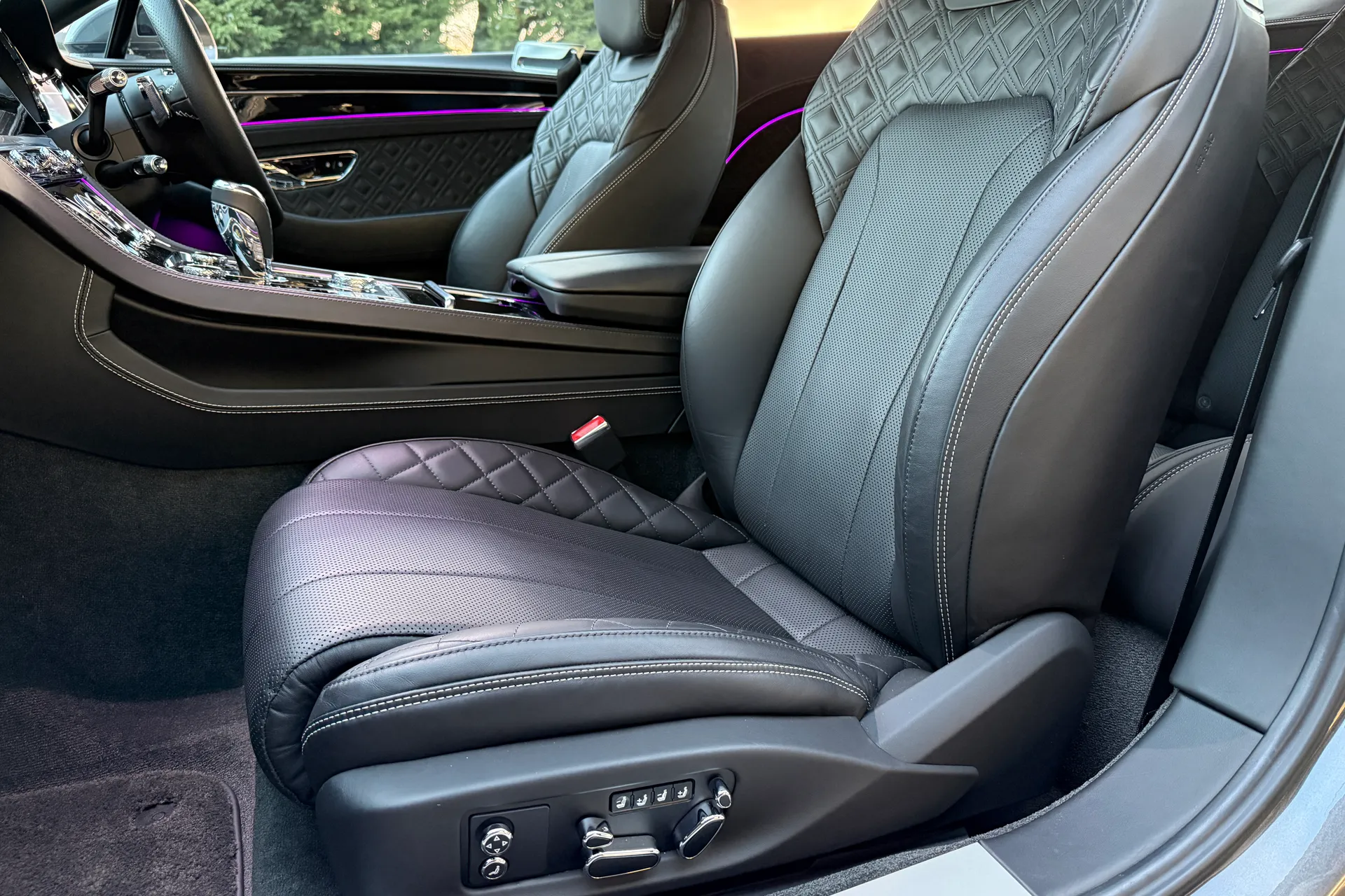 Bentley CONTINENTAL GT thumbnail image number 28