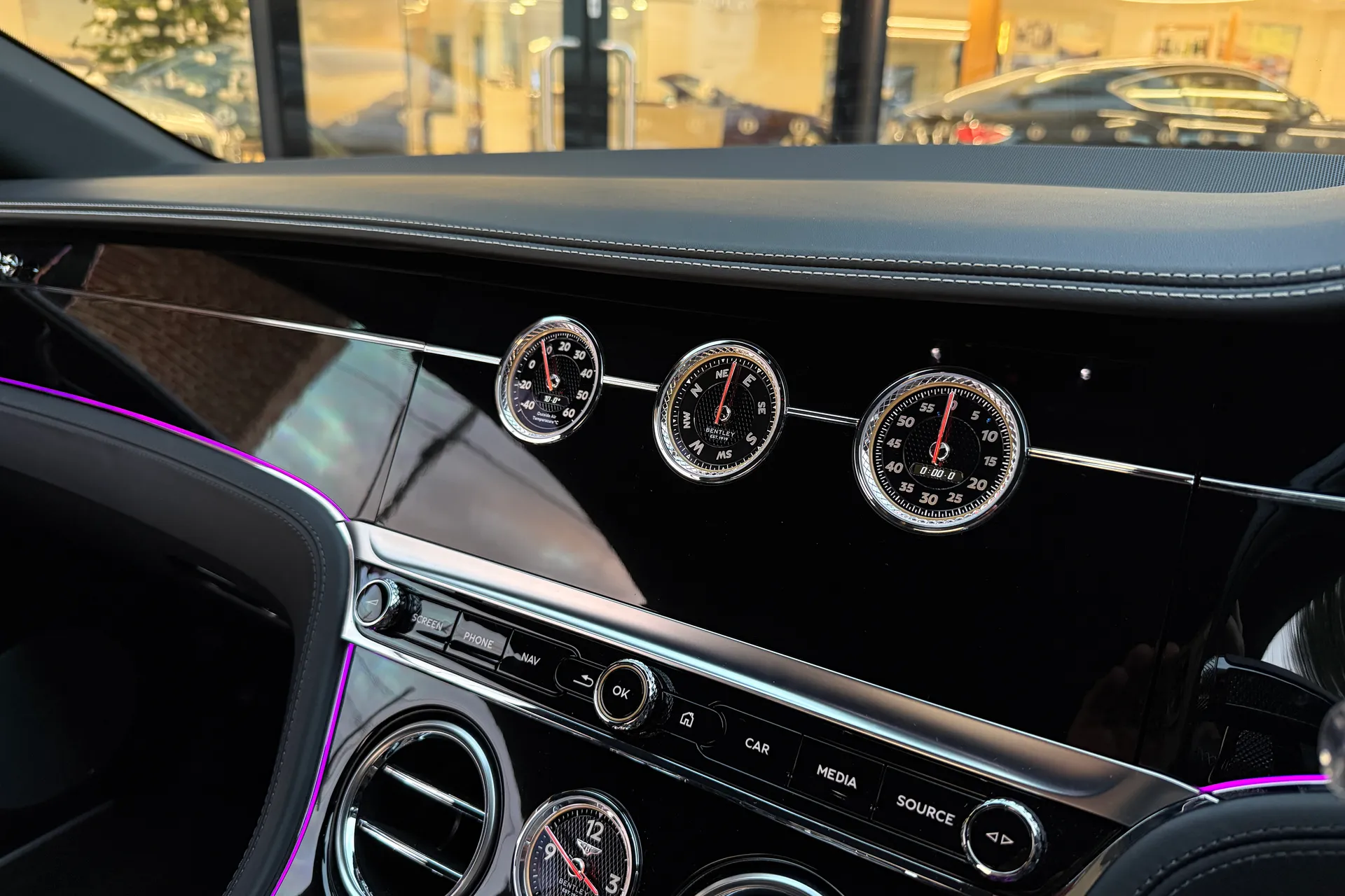 Bentley CONTINENTAL GT thumbnail image number 31