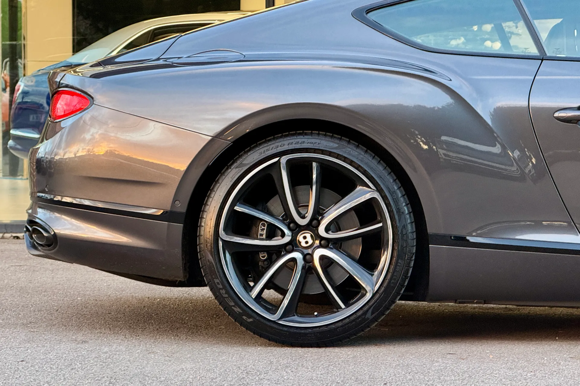 Bentley CONTINENTAL GT thumbnail image number 11