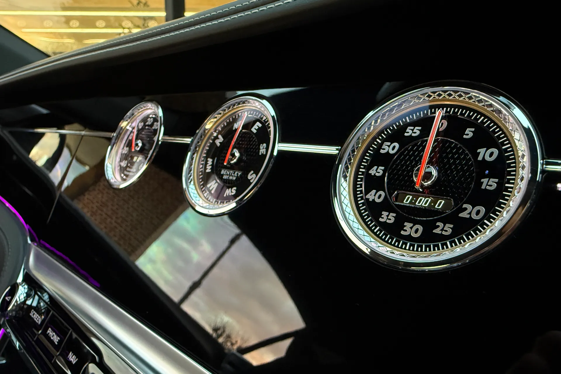 Bentley CONTINENTAL GT thumbnail image number 34