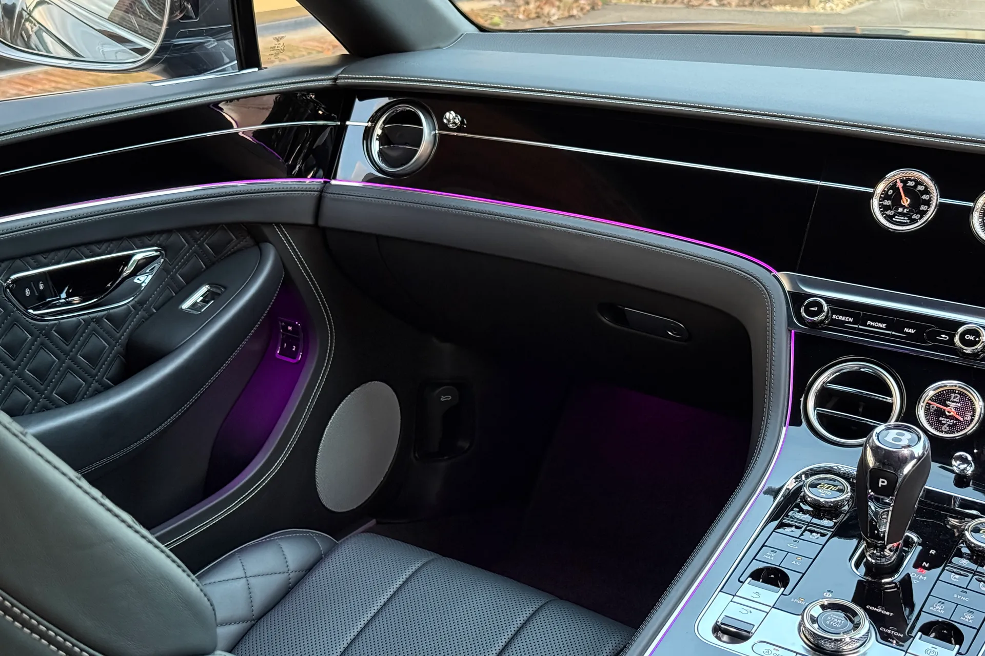 Bentley CONTINENTAL GT thumbnail image number 21