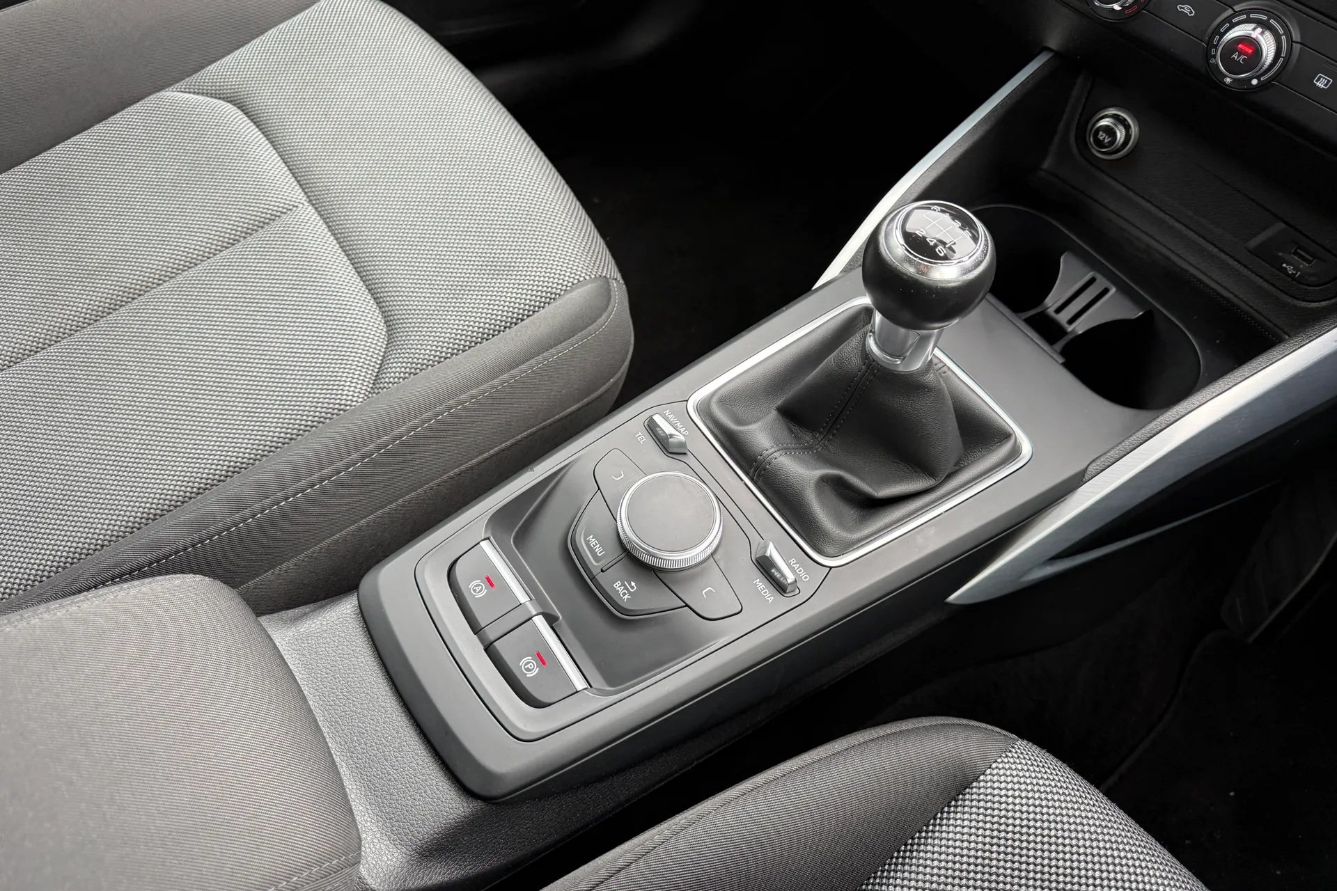 Audi Q2 thumbnail image number 29