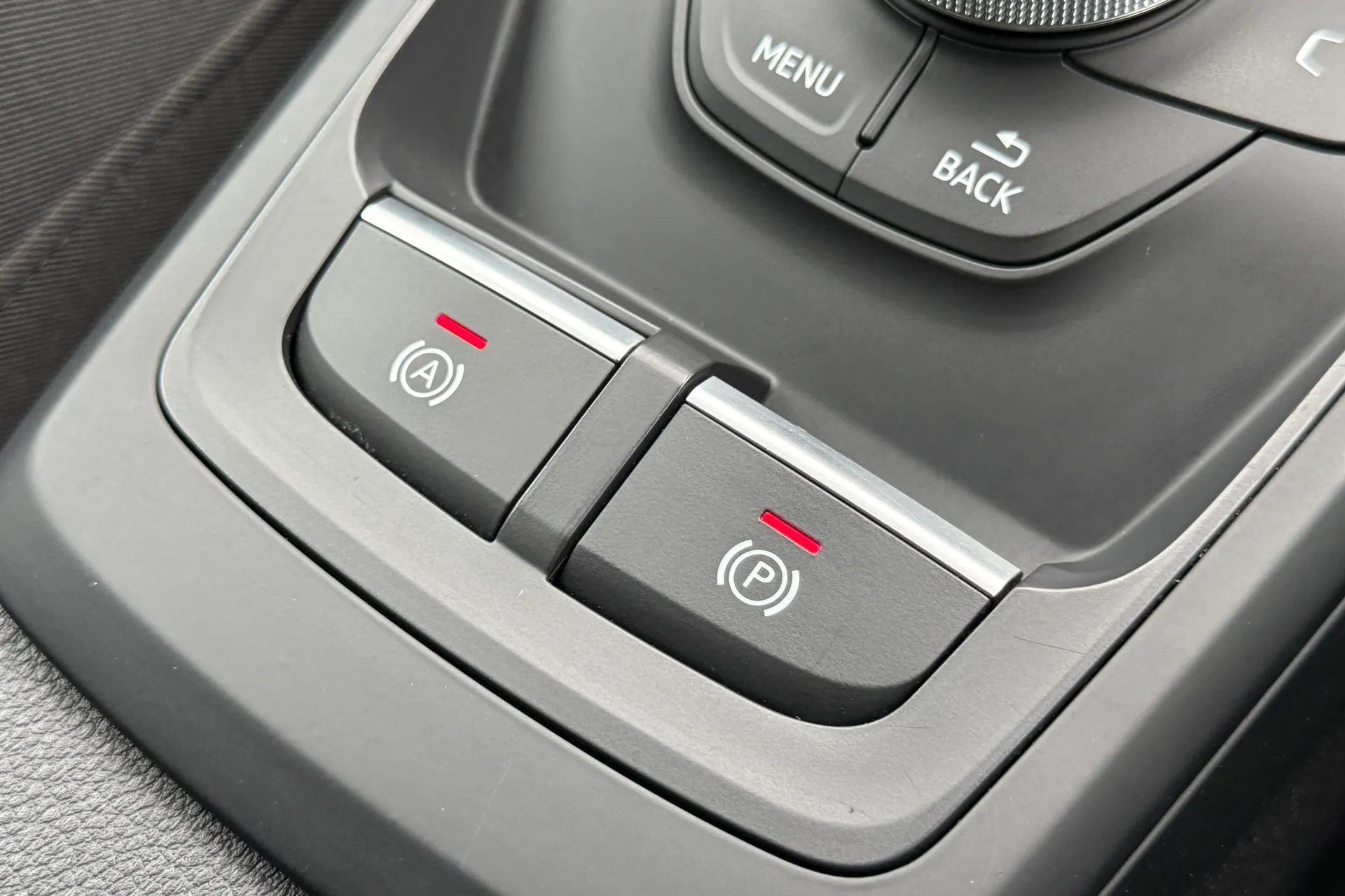 Audi Q2 thumbnail image number 30