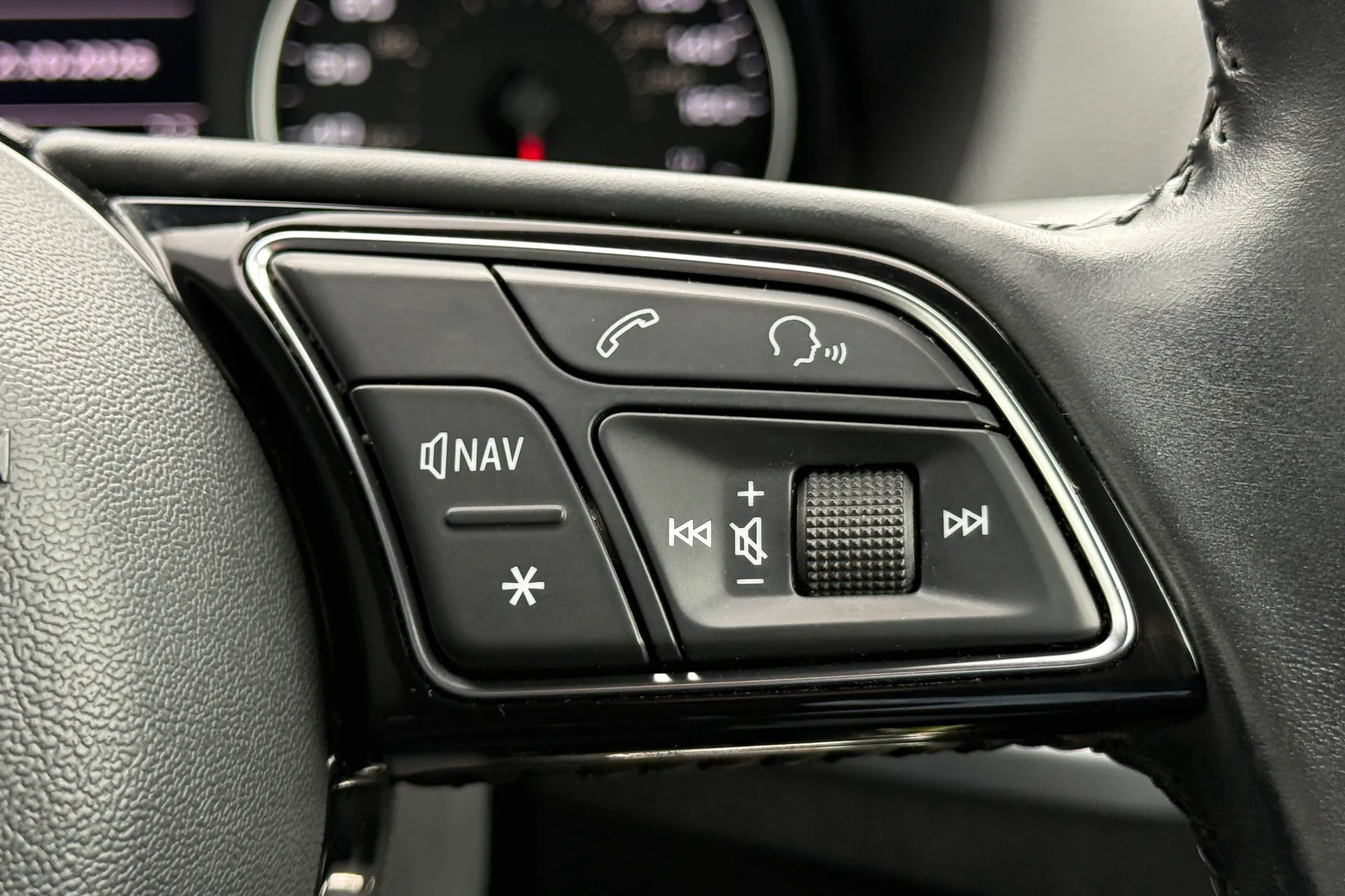 Audi Q2 thumbnail image number 14