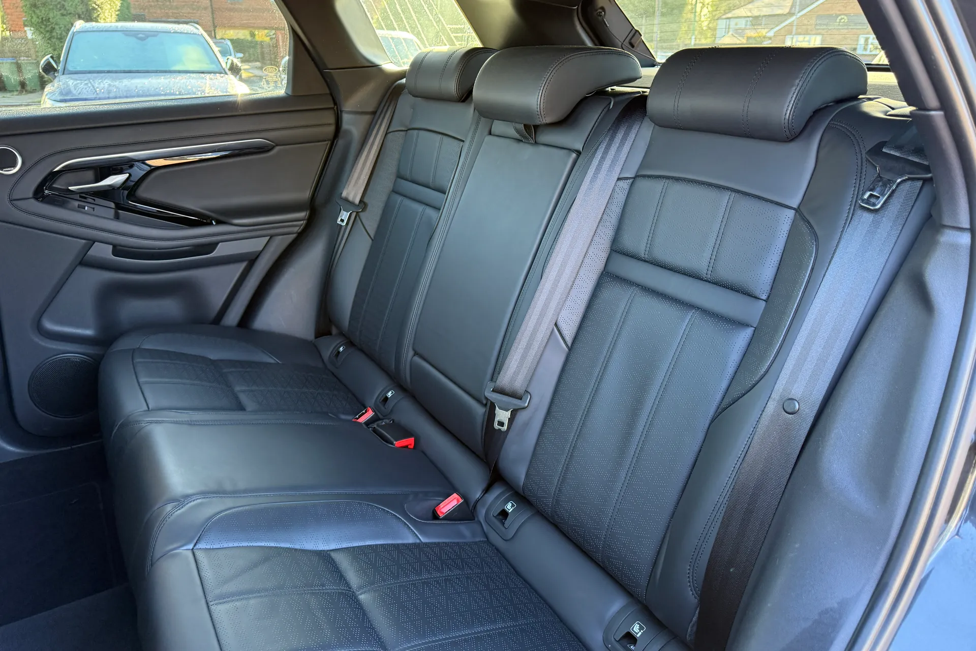 LAND ROVER RANGE ROVER EVOQUE thumbnail image number 37