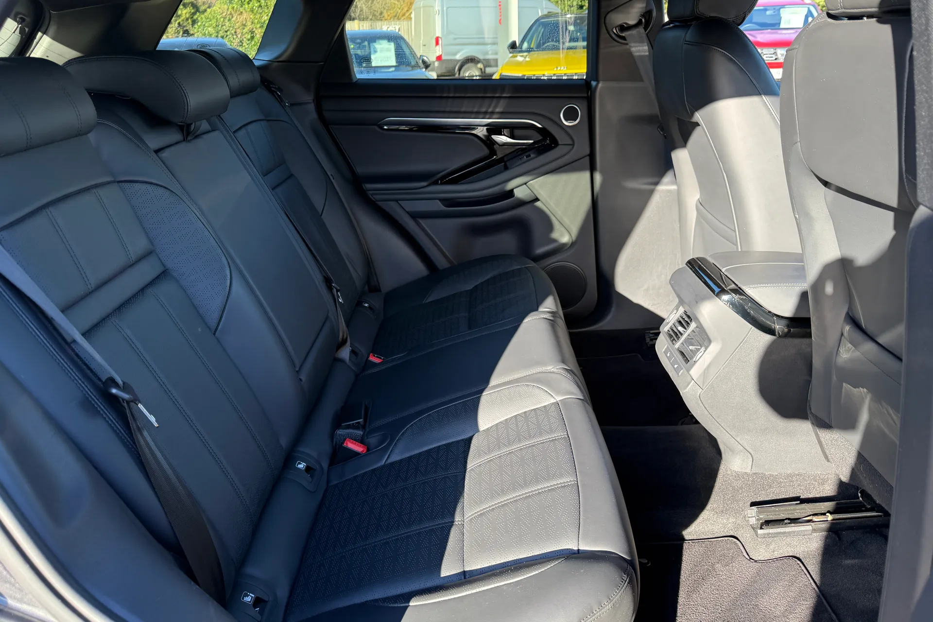 LAND ROVER RANGE ROVER EVOQUE thumbnail image number 39