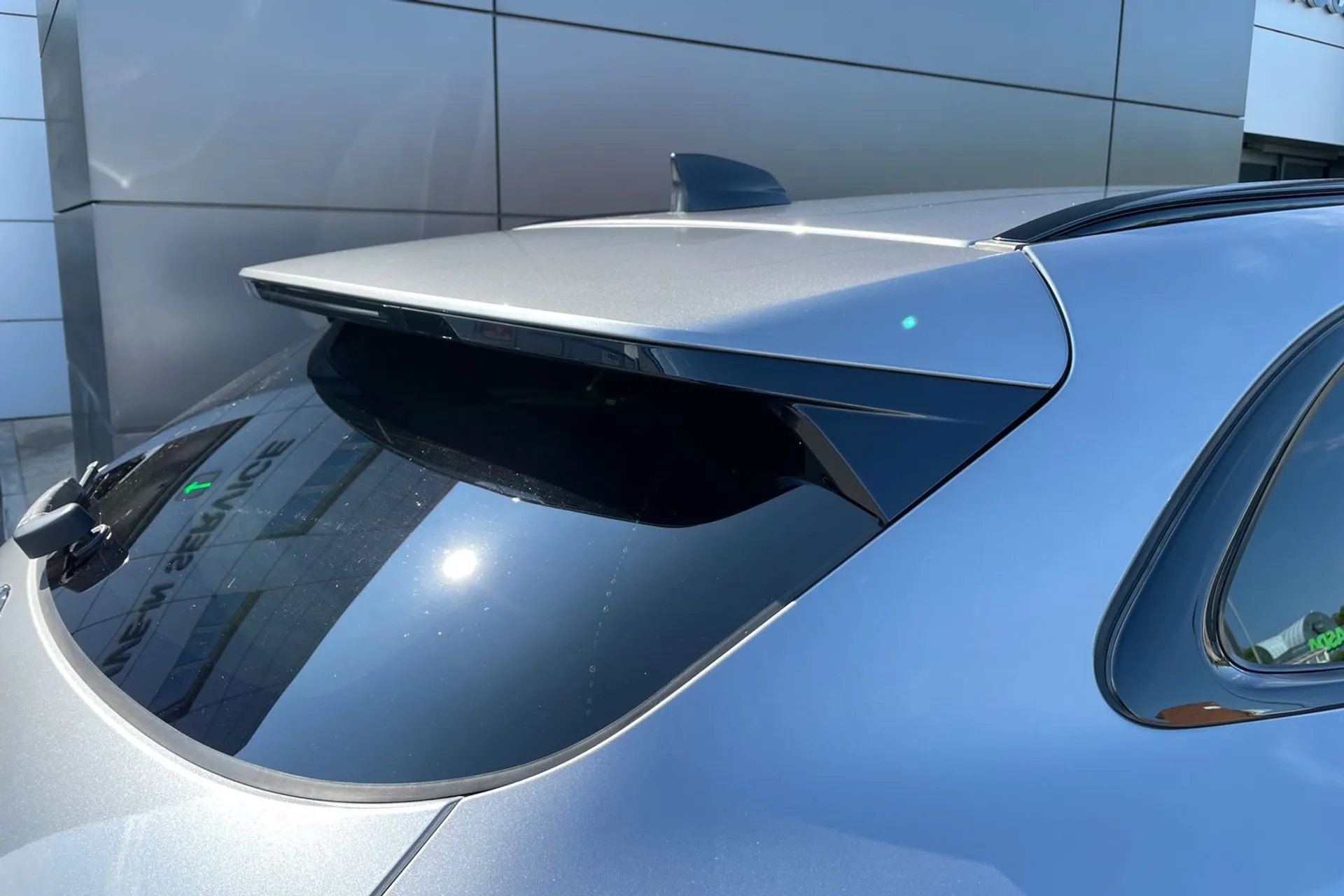 Jaguar F-PACE thumbnail image number 22