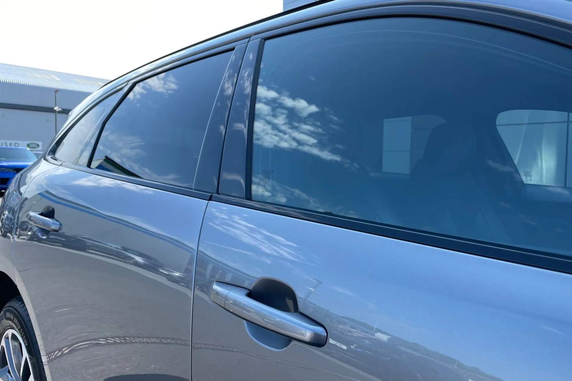 Jaguar F-PACE thumbnail image number 21