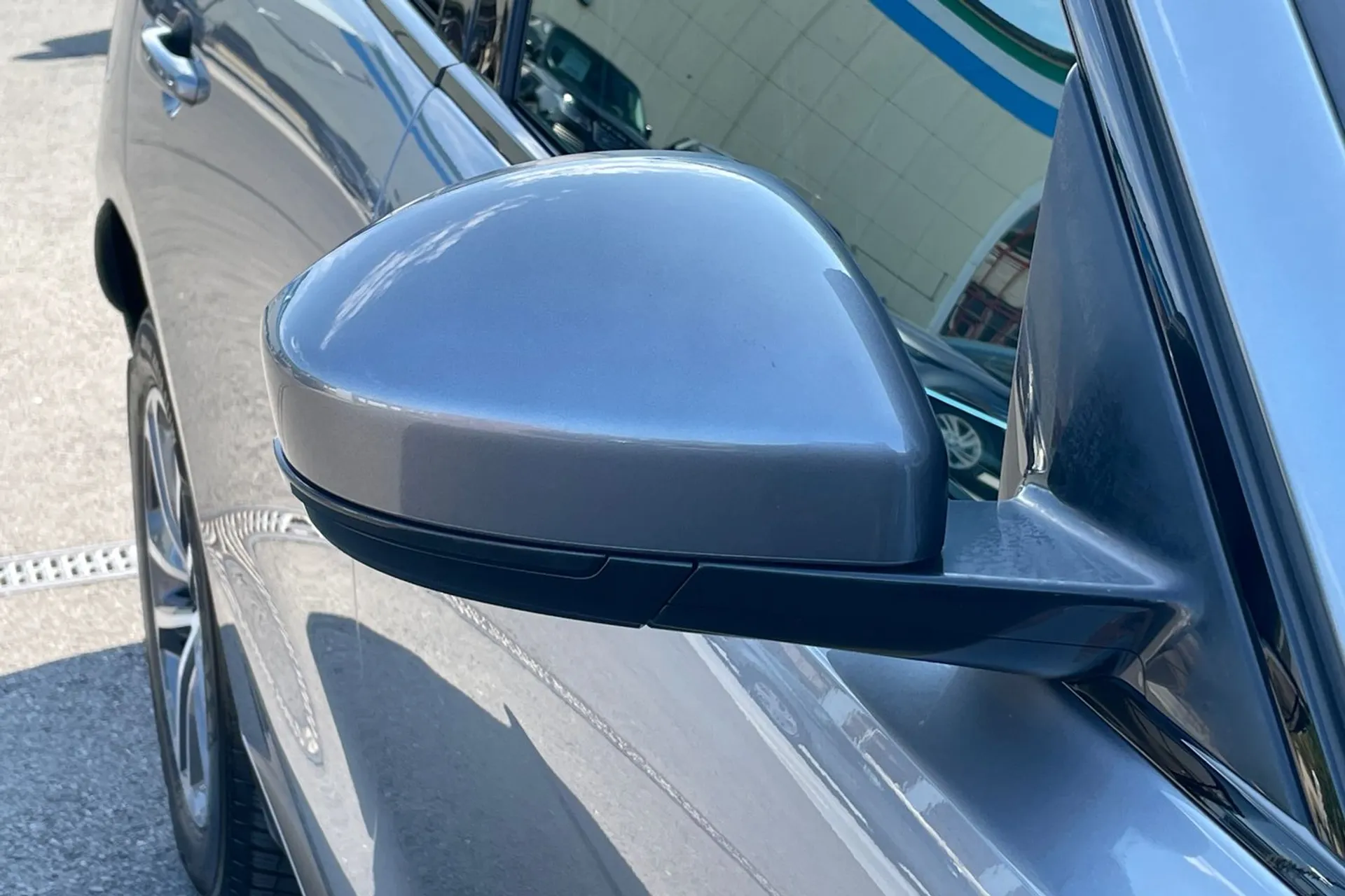 Jaguar F-PACE thumbnail image number 24