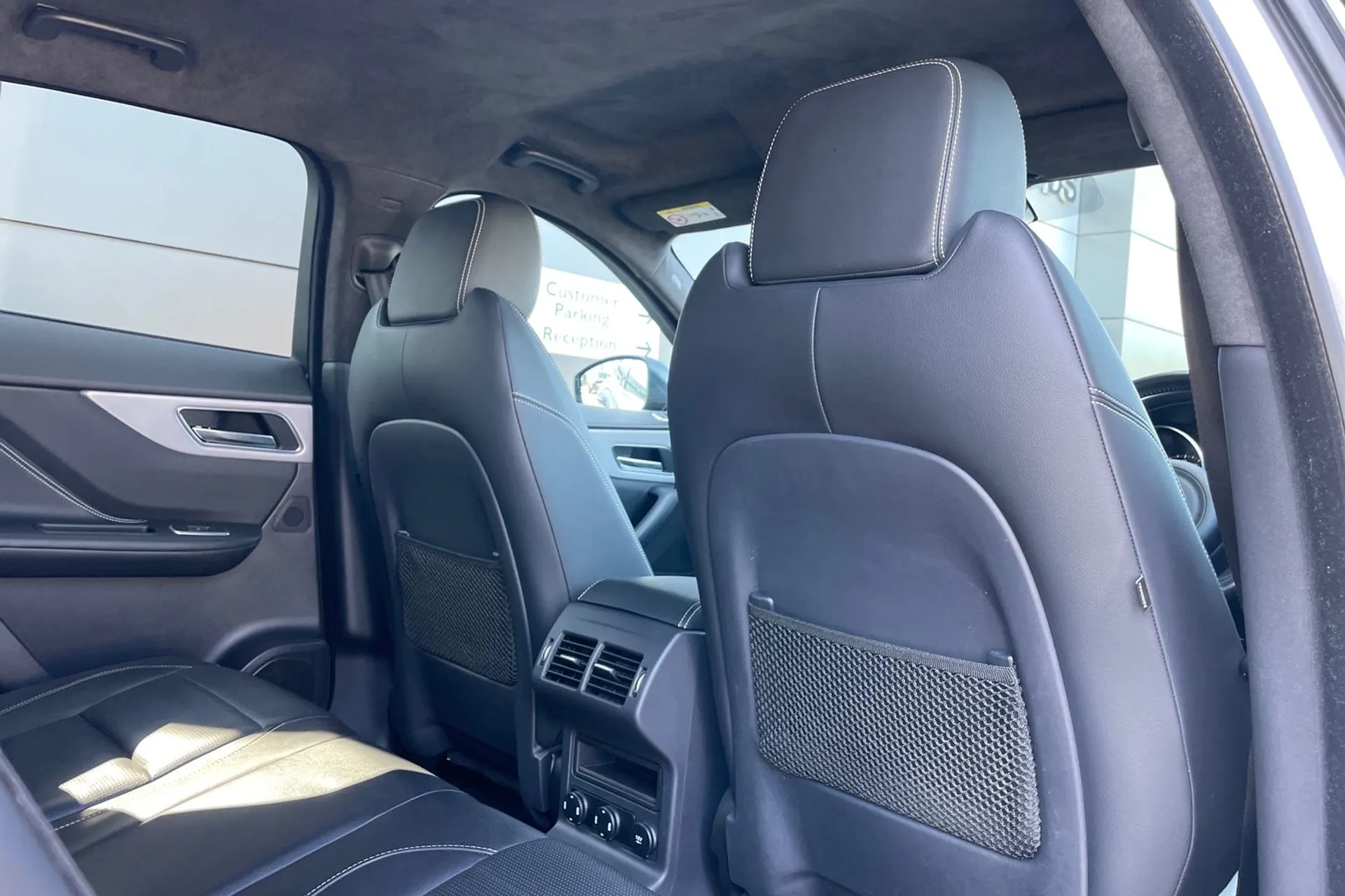 Jaguar F-PACE thumbnail image number 30