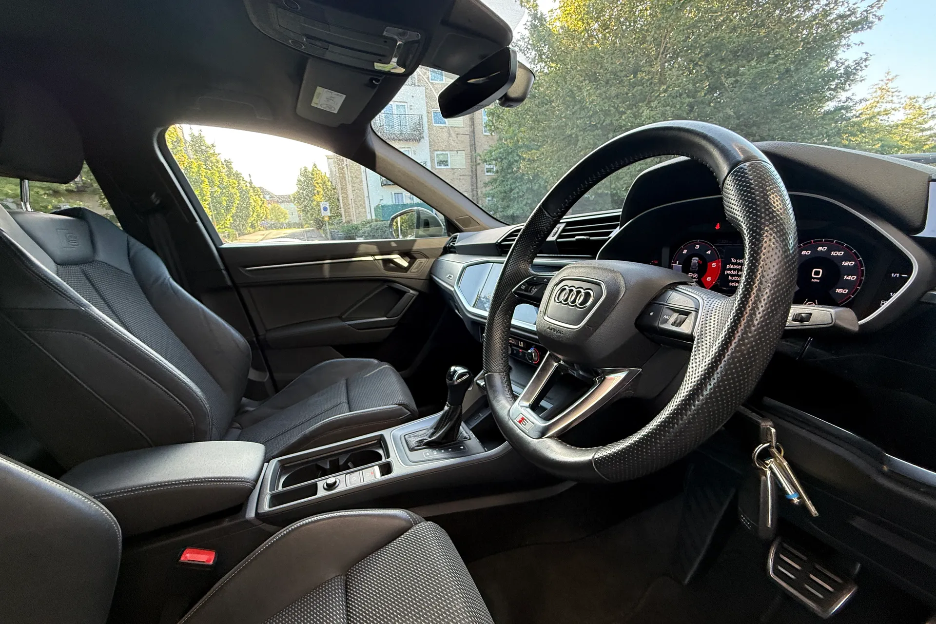 Audi Q3 thumbnail image number 30