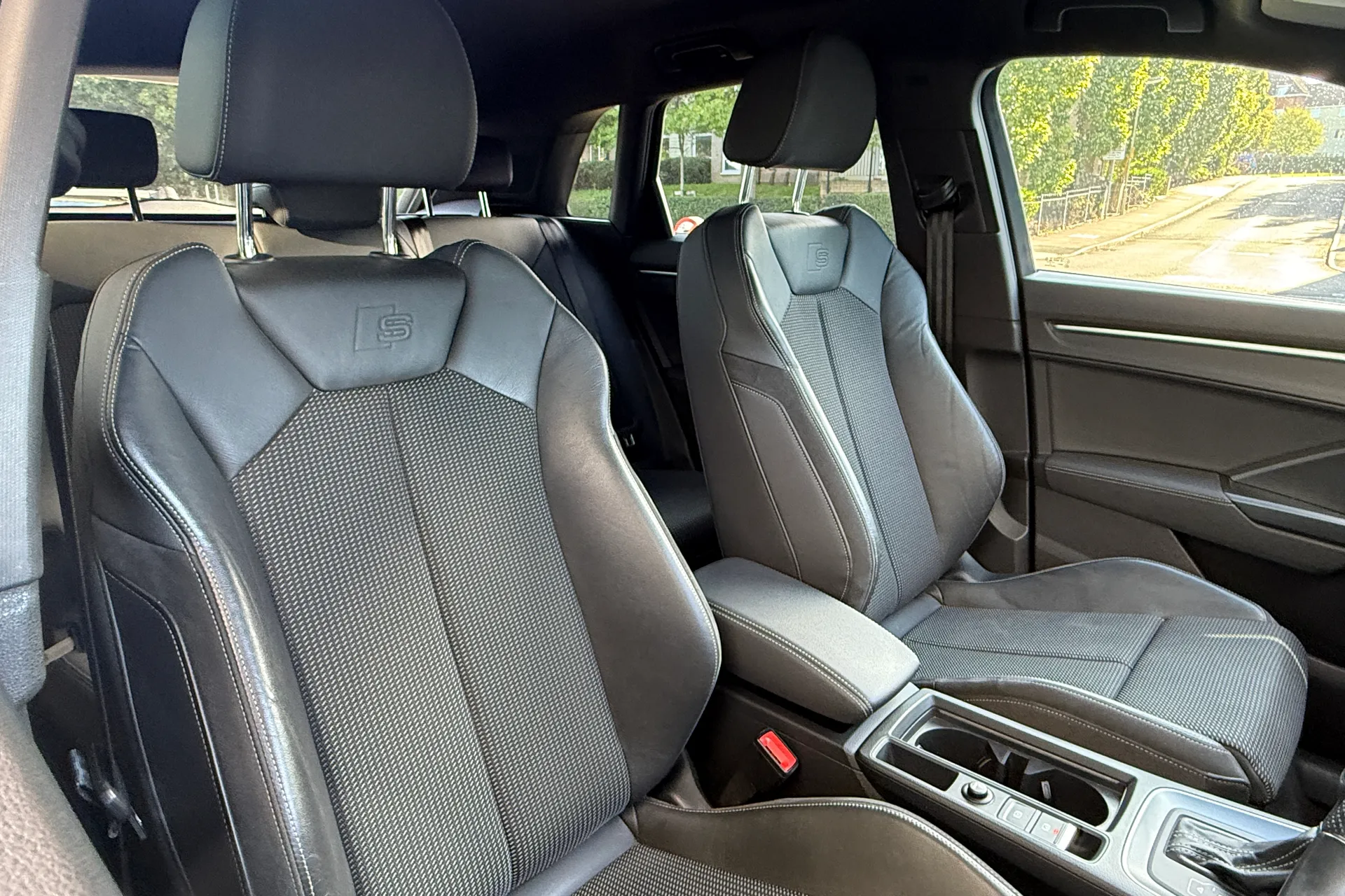 Audi Q3 thumbnail image number 32