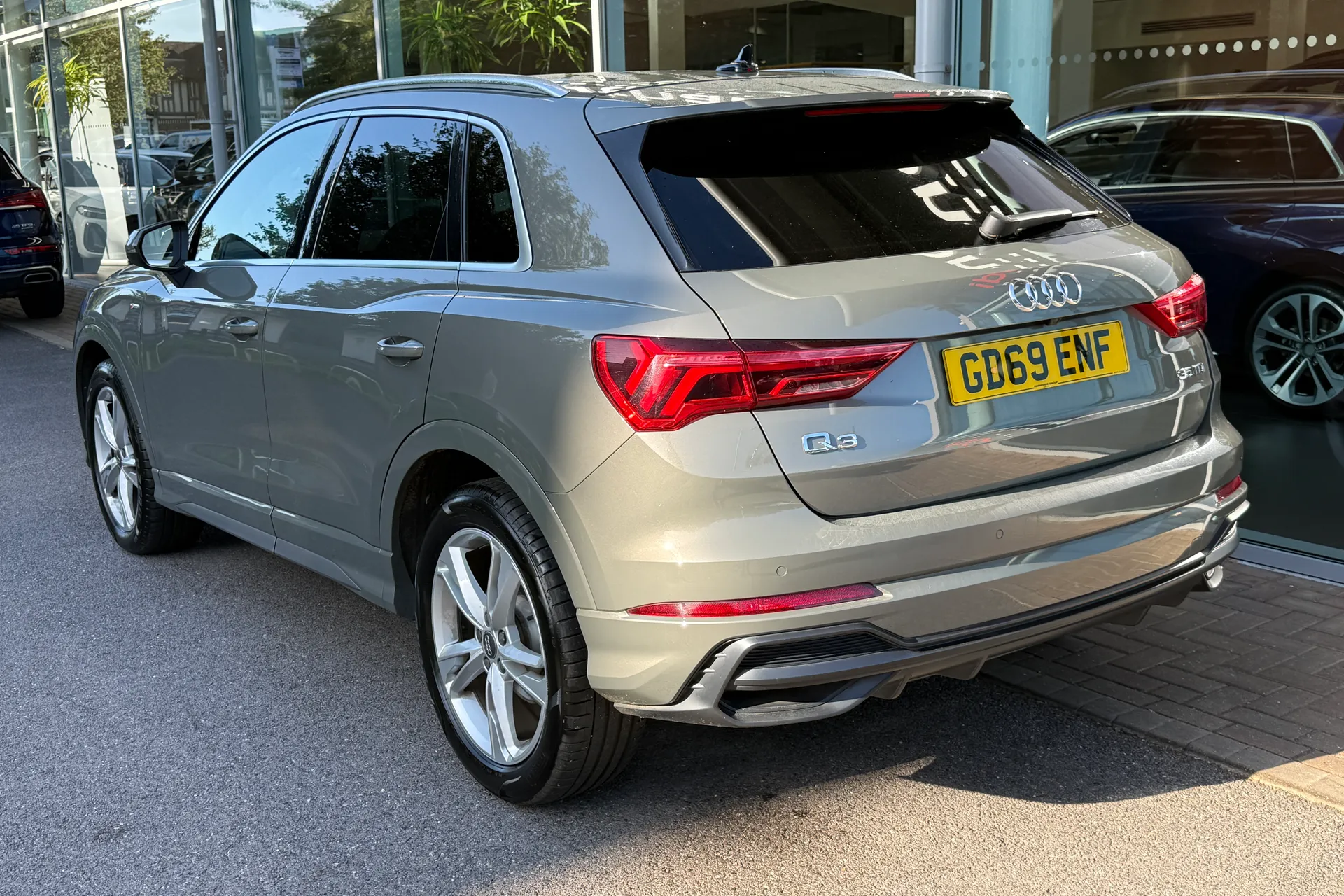 Audi Q3 thumbnail image number 45