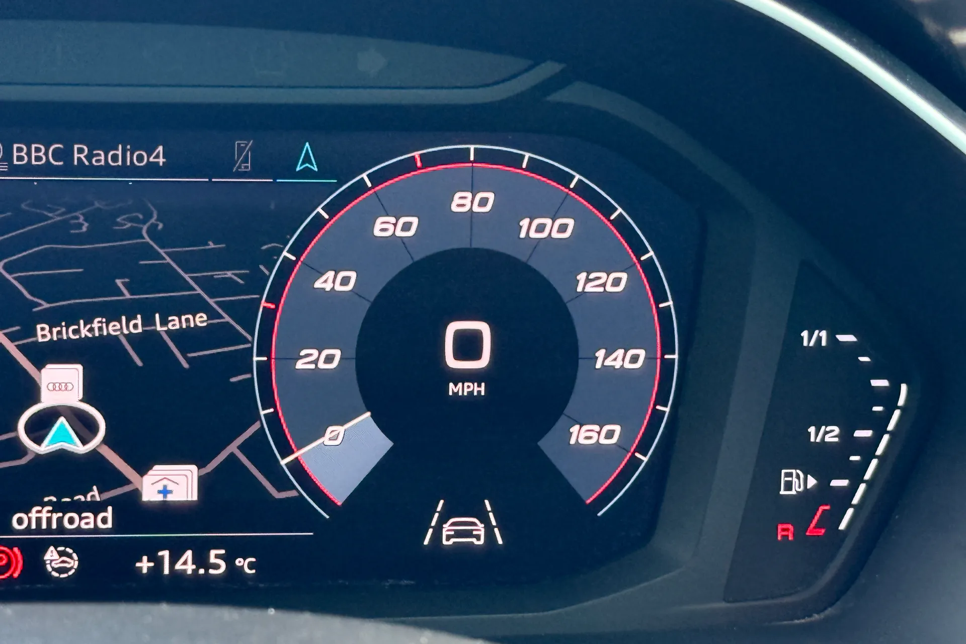 Audi Q3 thumbnail image number 9