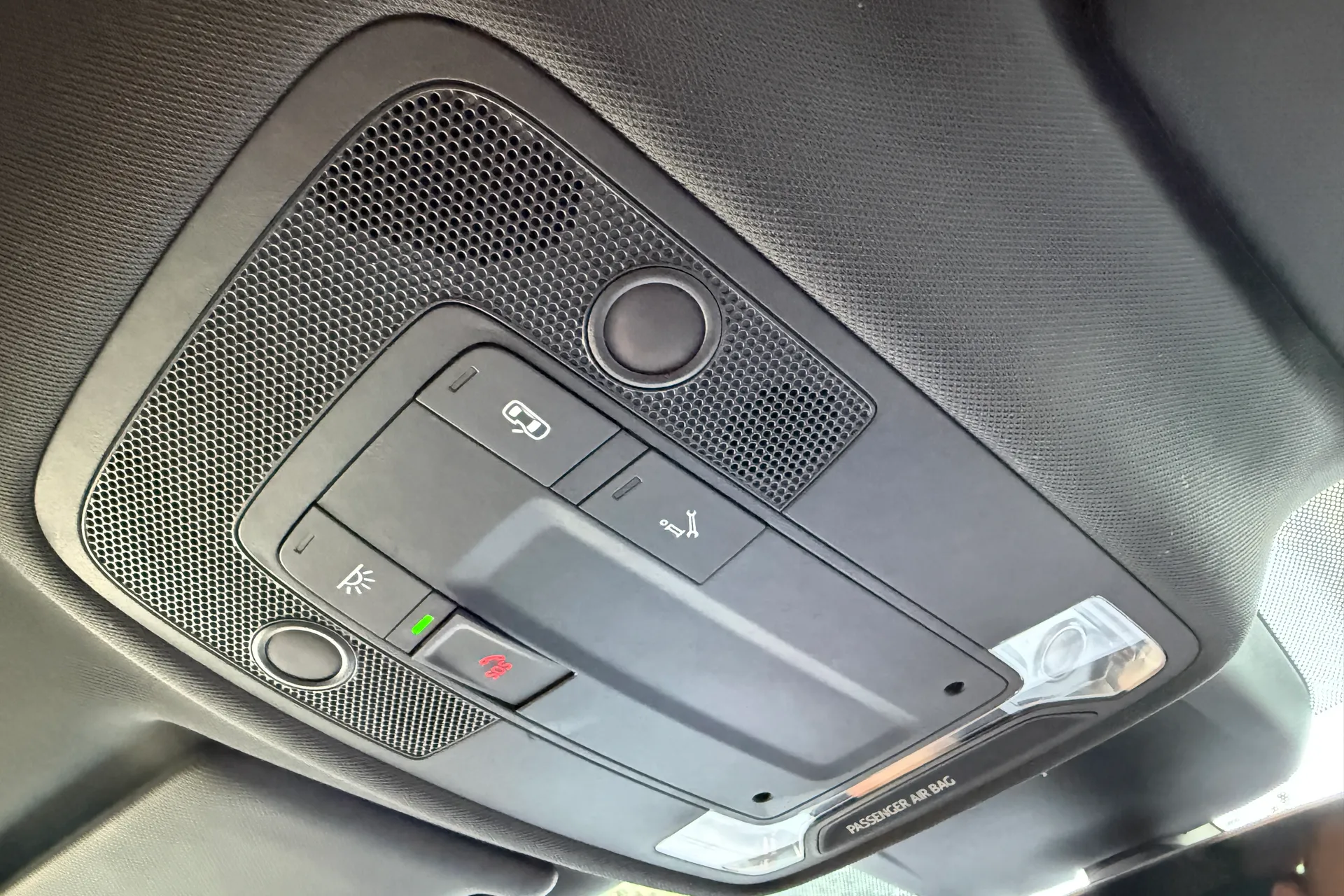 Audi Q3 thumbnail image number 28