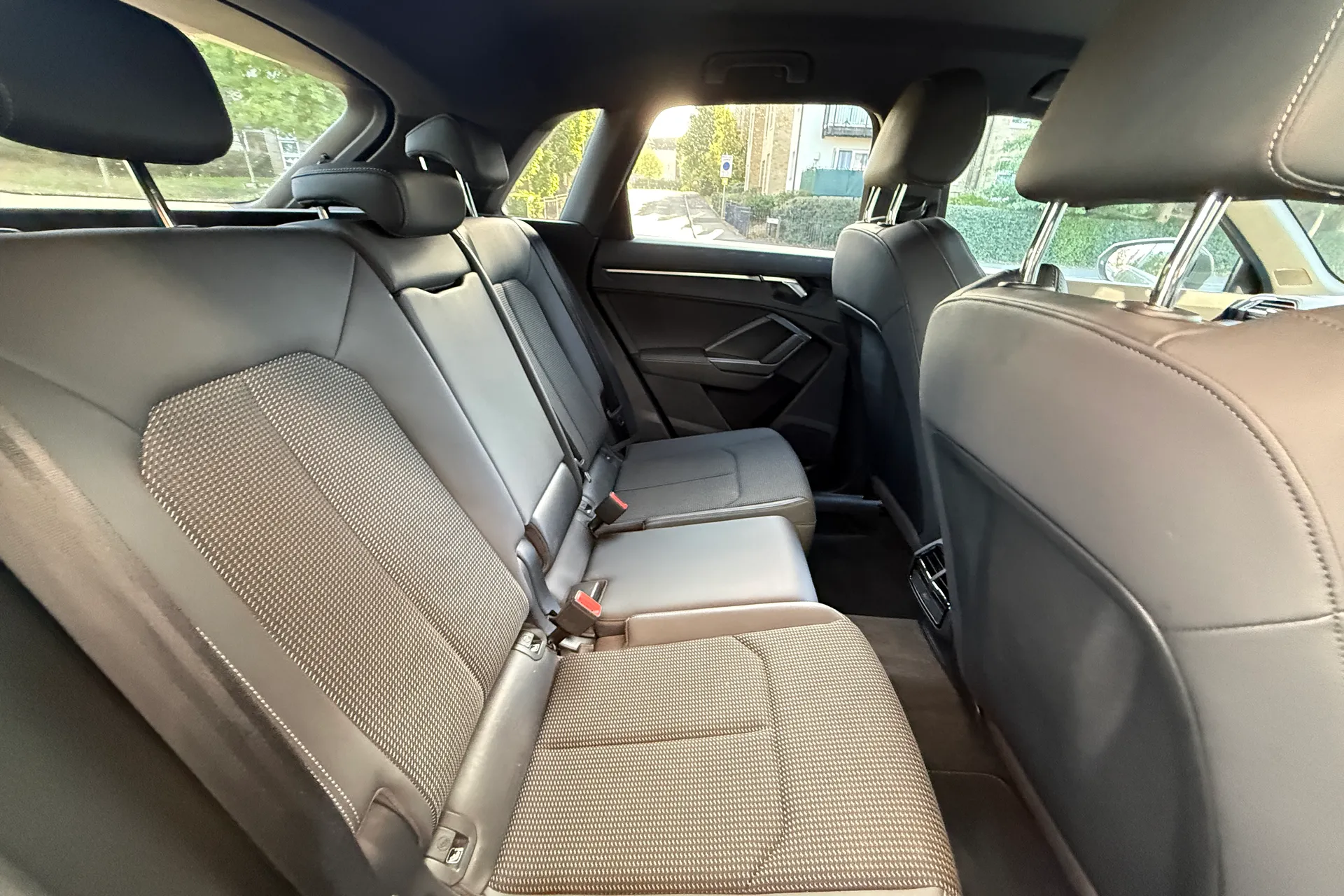 Audi Q3 thumbnail image number 37