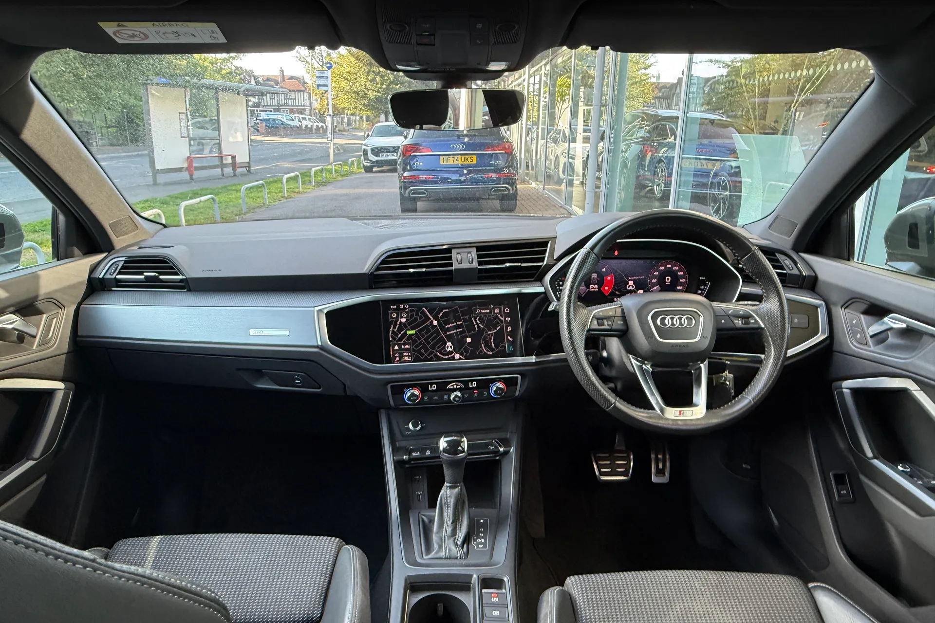 Audi Q3 thumbnail image number 3
