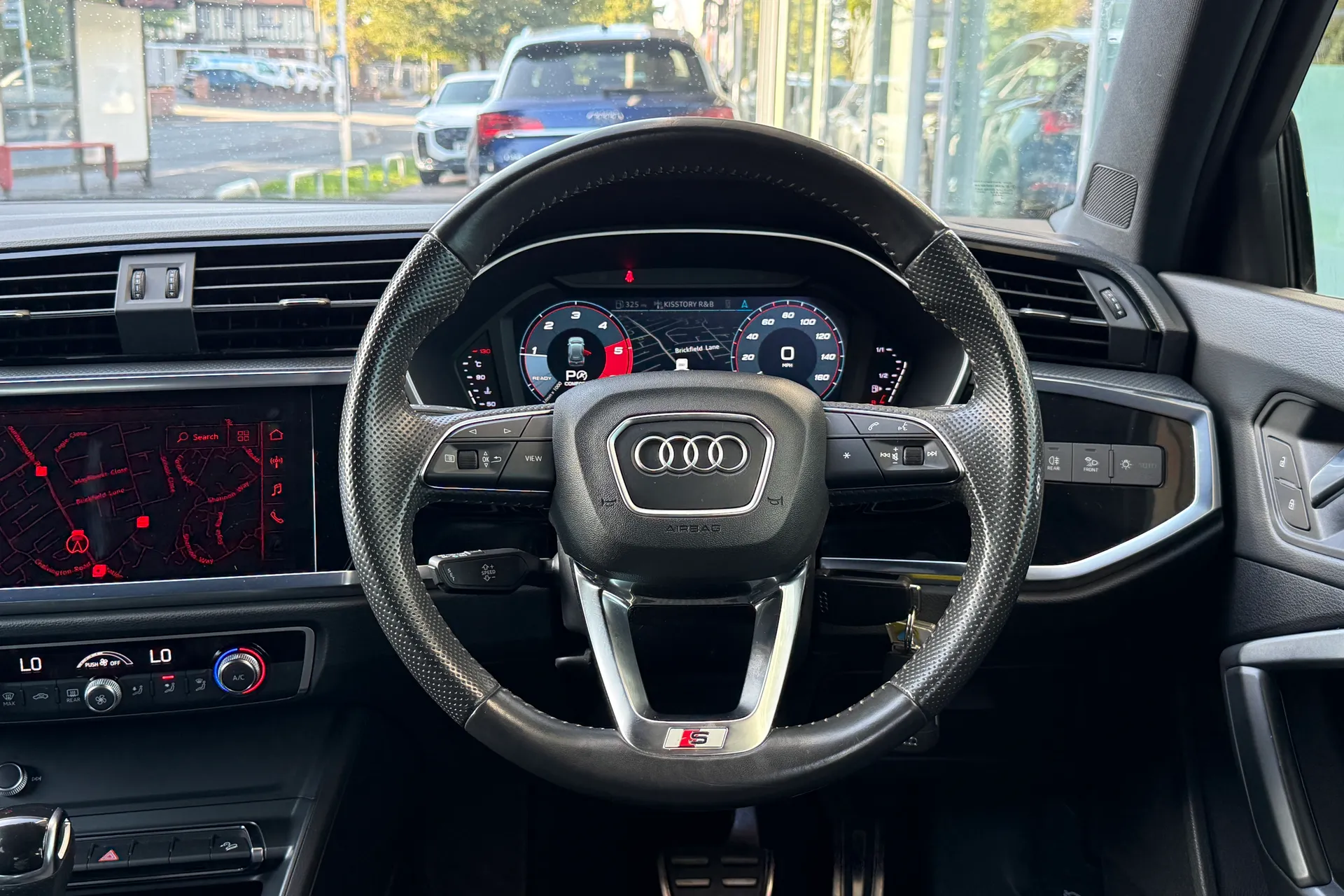 Audi Q3 thumbnail image number 39