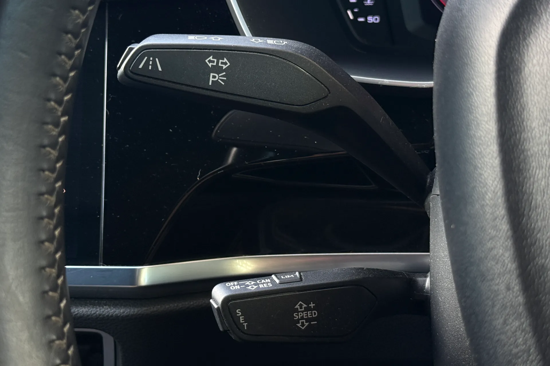 Audi Q3 thumbnail image number 15