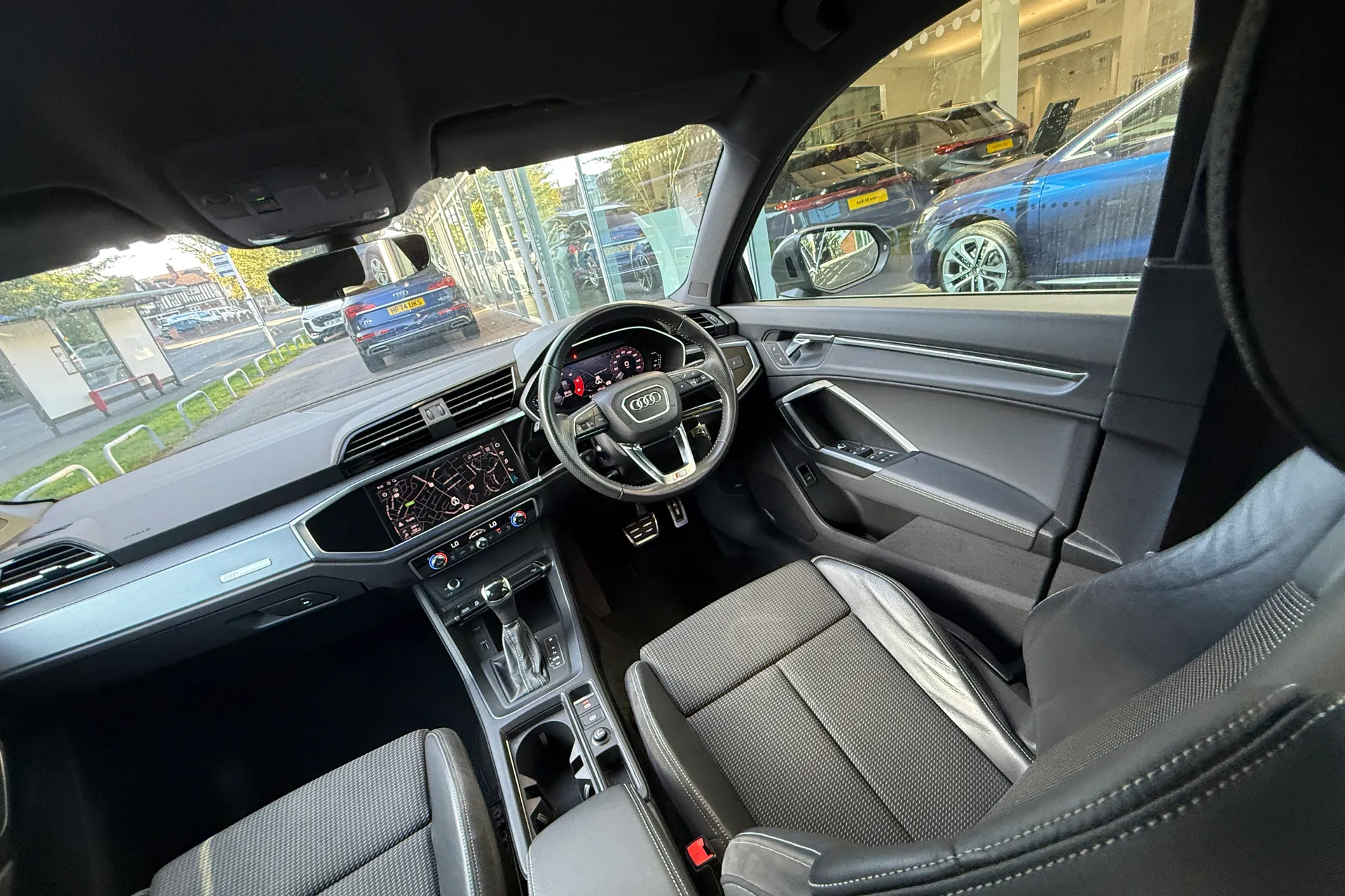 Audi Q3 thumbnail image number 40