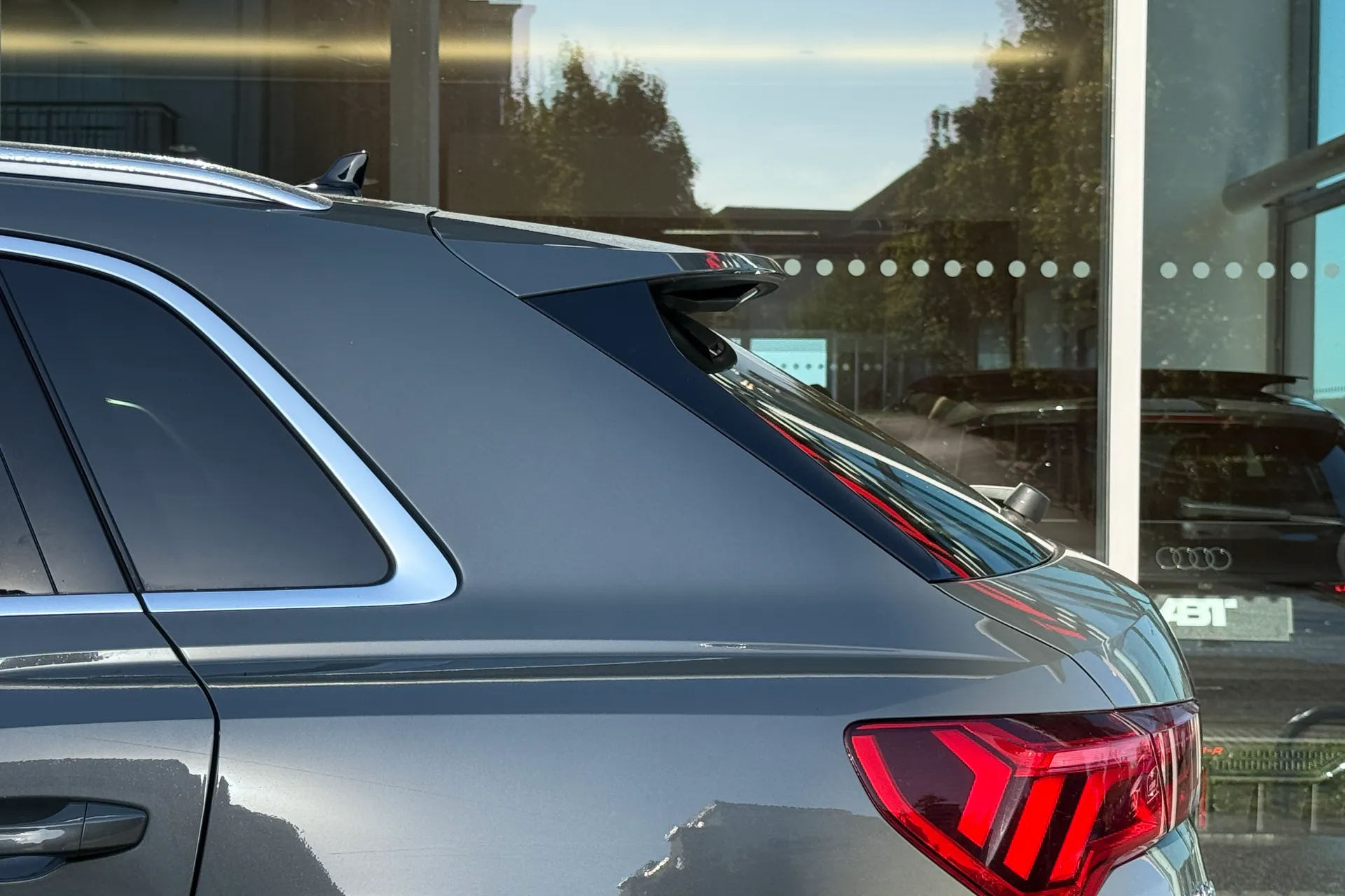 Audi Q3 thumbnail image number 46