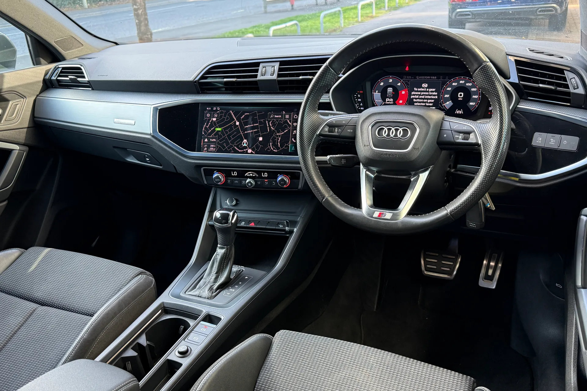 Audi Q3 thumbnail image number 35