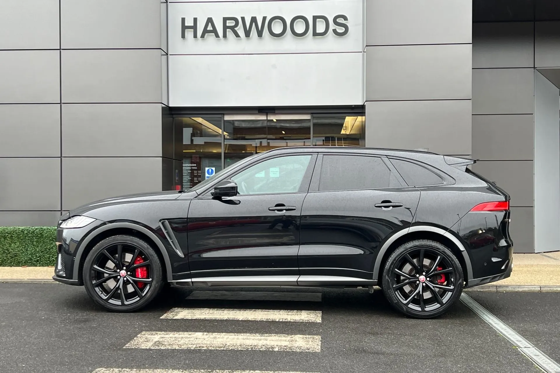 Jaguar F-PACE thumbnail image number 19