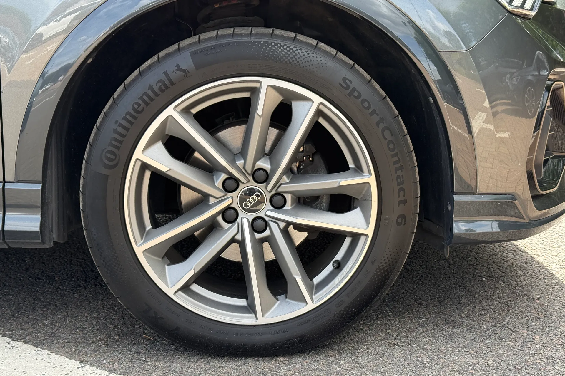 Audi Q3 thumbnail image number 33