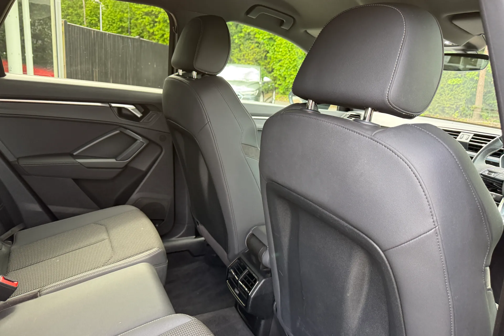 Audi Q3 thumbnail image number 37