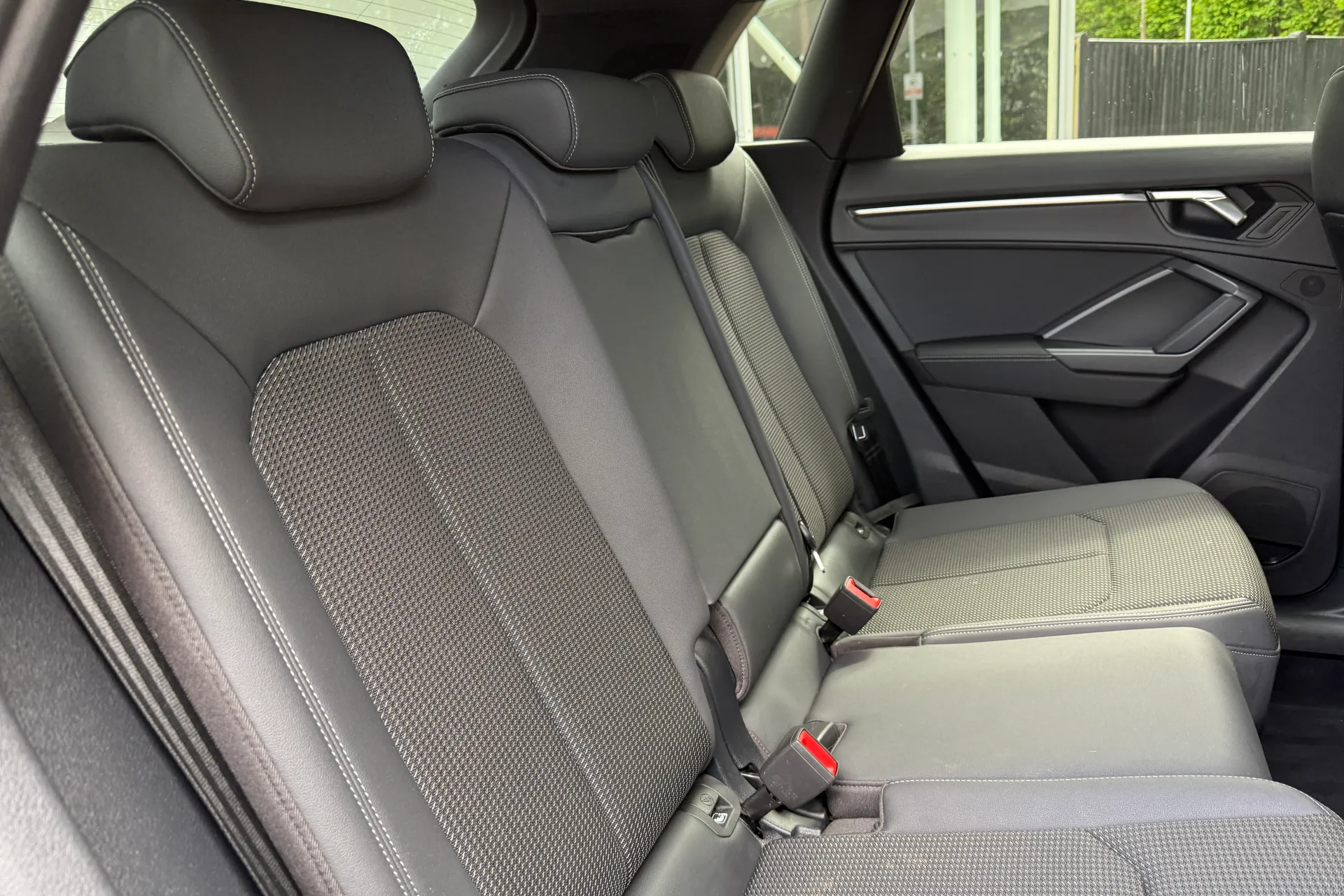 Audi Q3 thumbnail image number 35