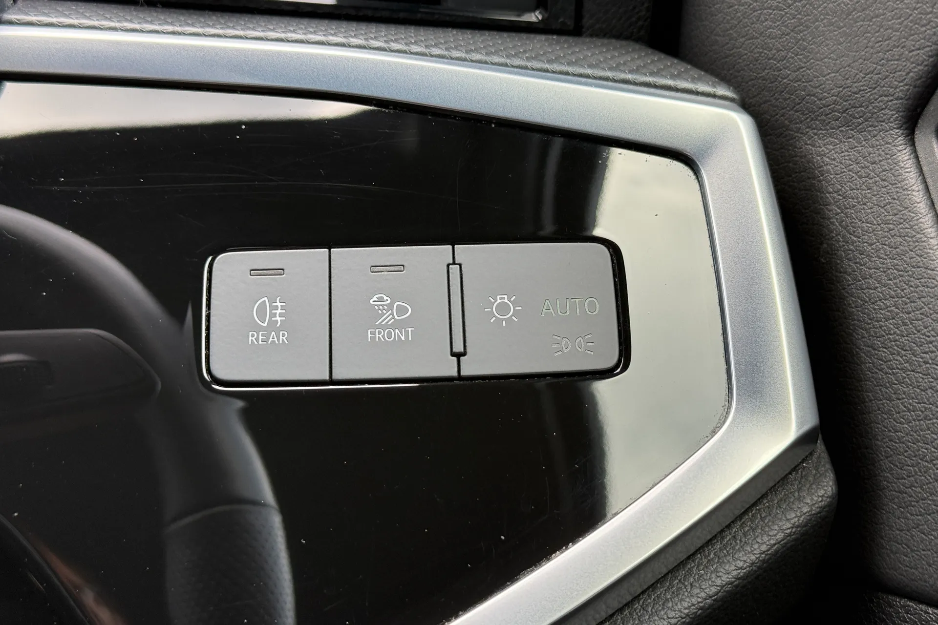 Audi Q3 thumbnail image number 21