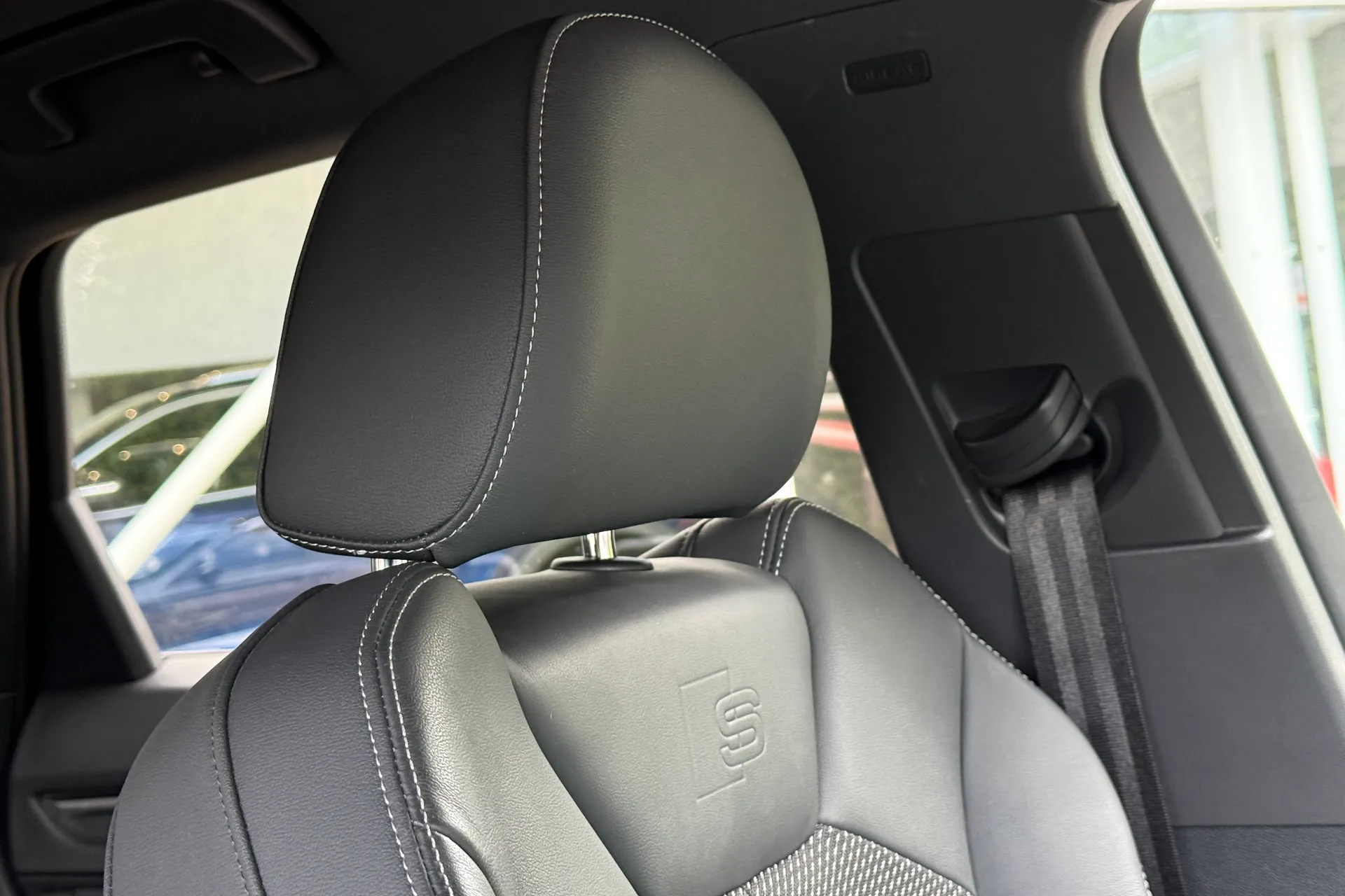 Audi Q3 thumbnail image number 27